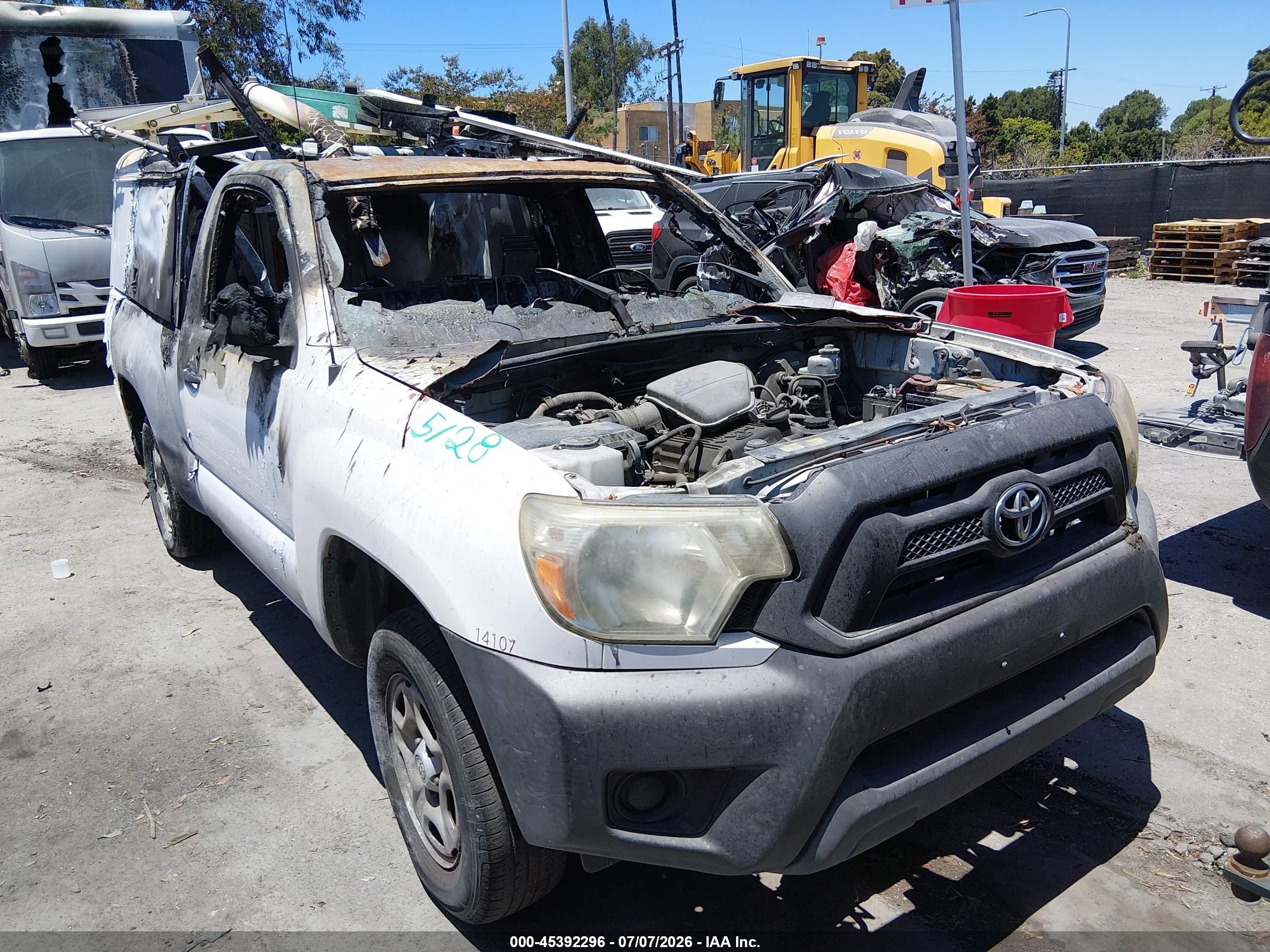 2014 Toyota Tacoma   White vin: 5TFNX4CN4EX034103