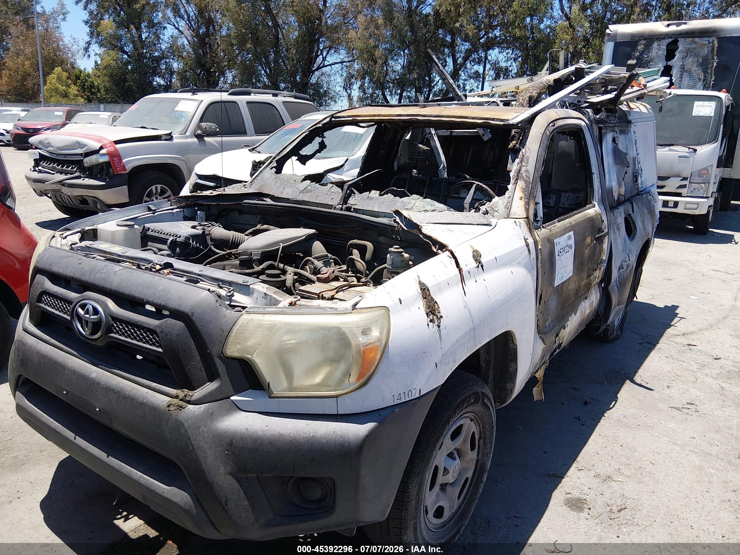 2014 Toyota Tacoma   White vin: 5TFNX4CN4EX034103