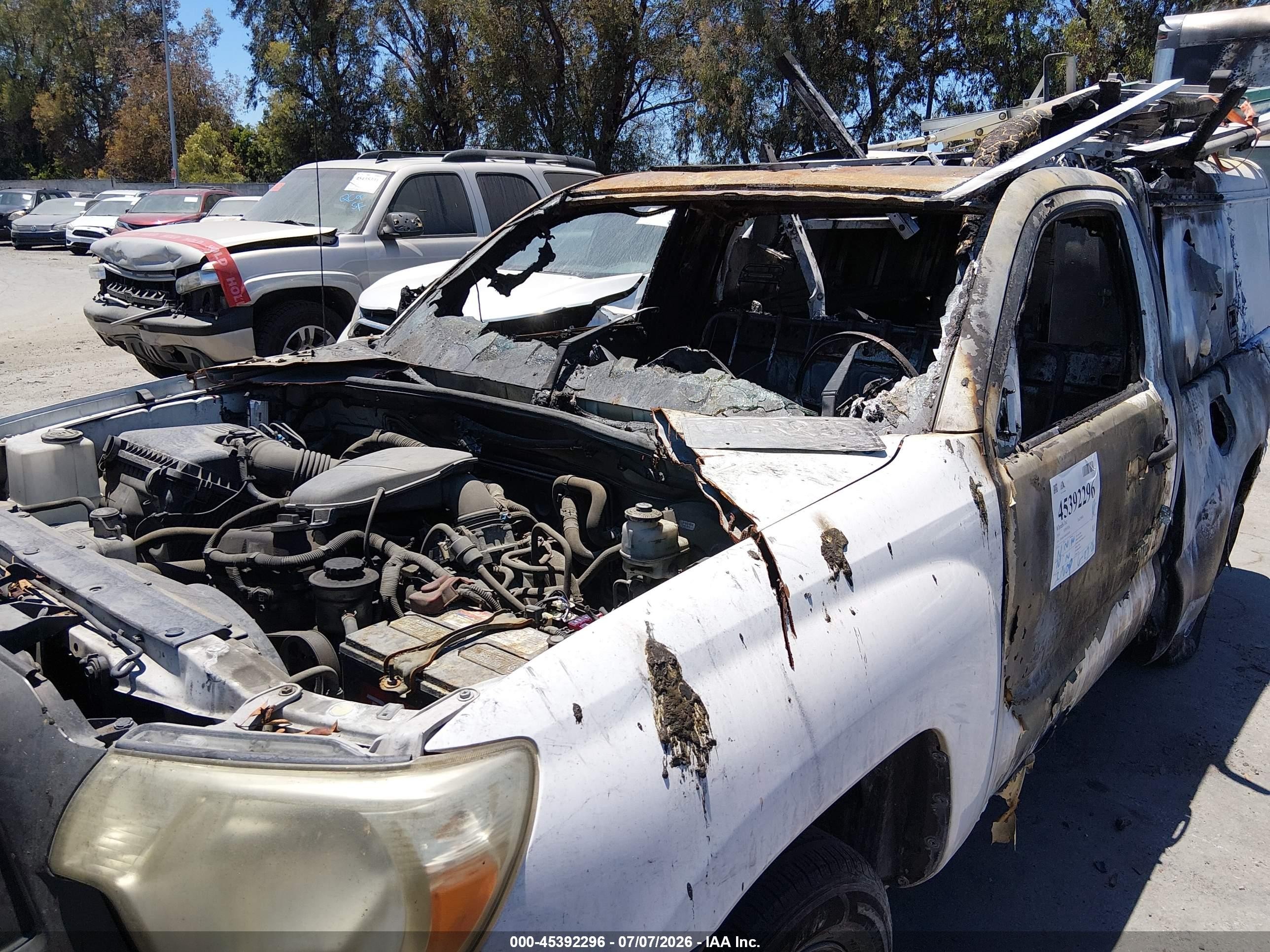 2014 Toyota Tacoma   White vin: 5TFNX4CN4EX034103