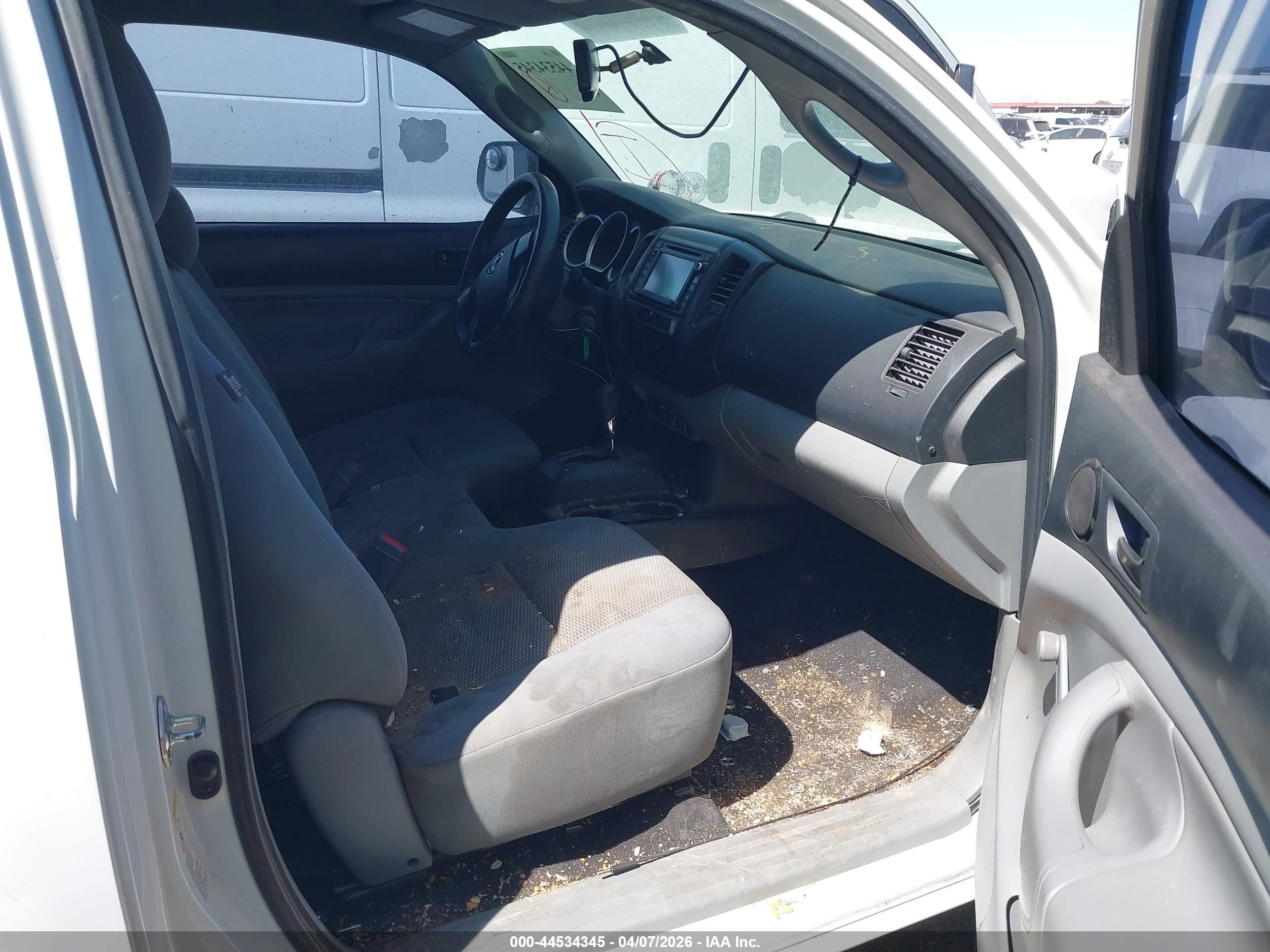 2014 Toyota Tacoma   White vin: 5TFNX4CN4EX034487