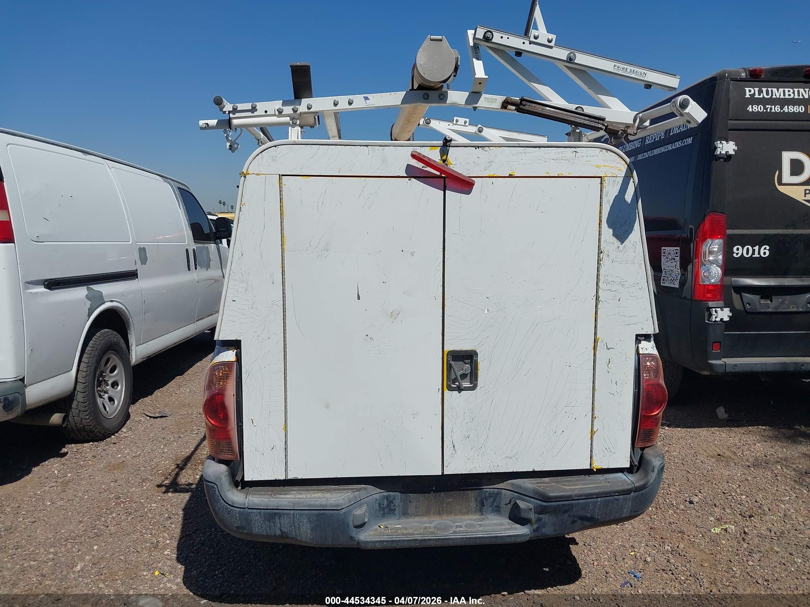 2014 Toyota Tacoma   White vin: 5TFNX4CN4EX034487