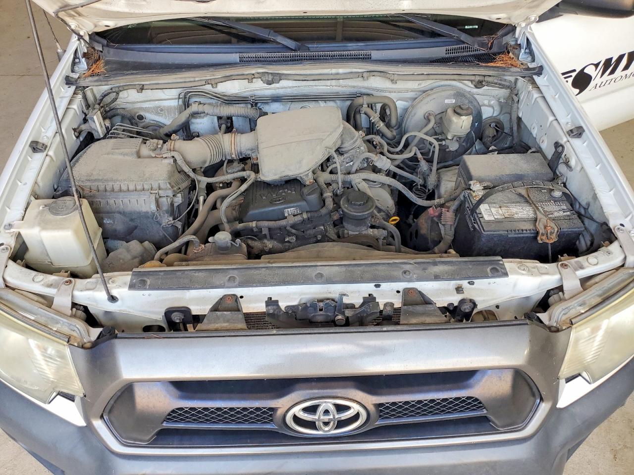 2014 Toyota Tacoma Base White vin: 5TFNX4CN4EX042525