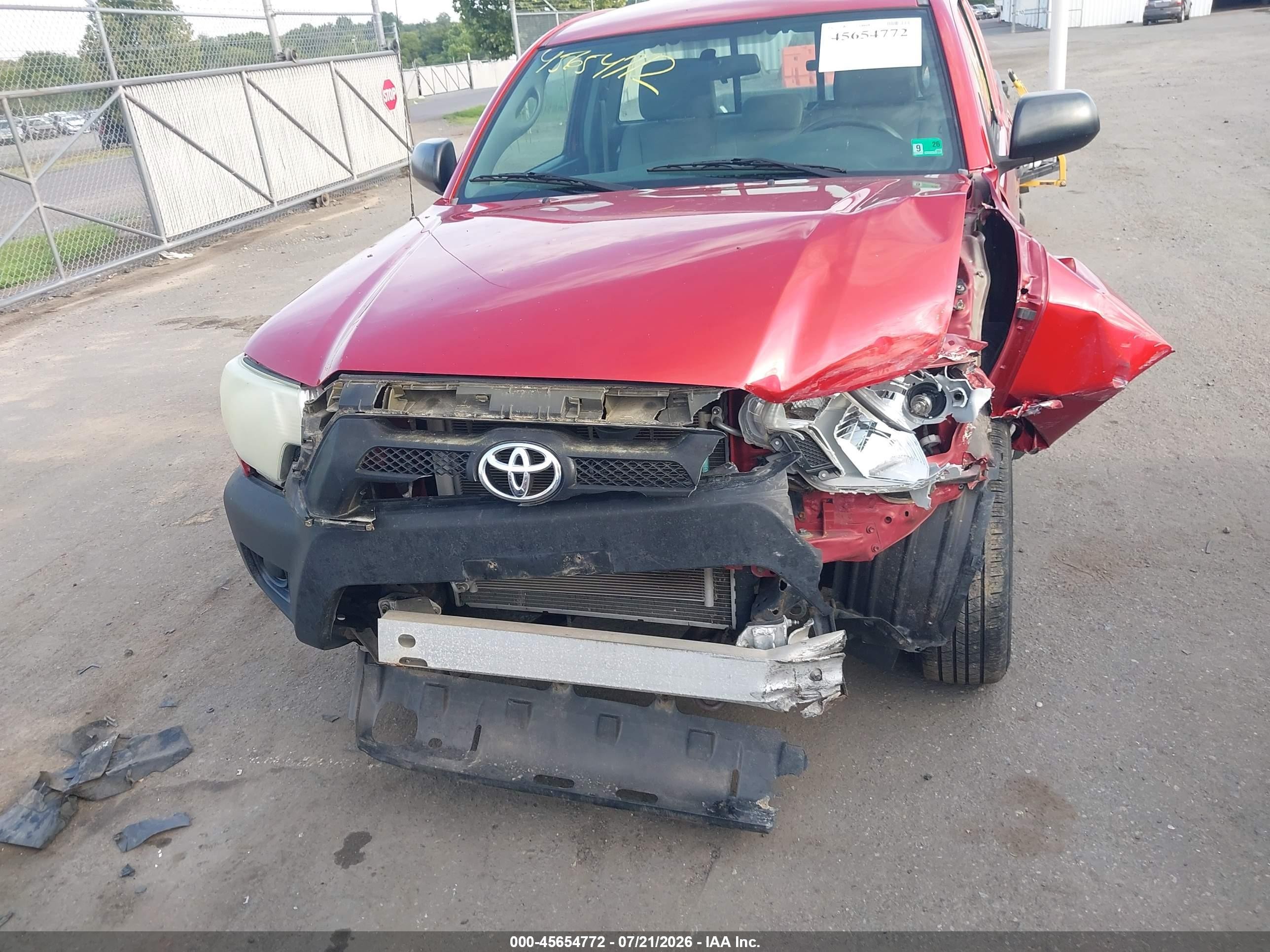 2013 Toyota Tacoma   Red vin: 5TFNX4CN6DX018046