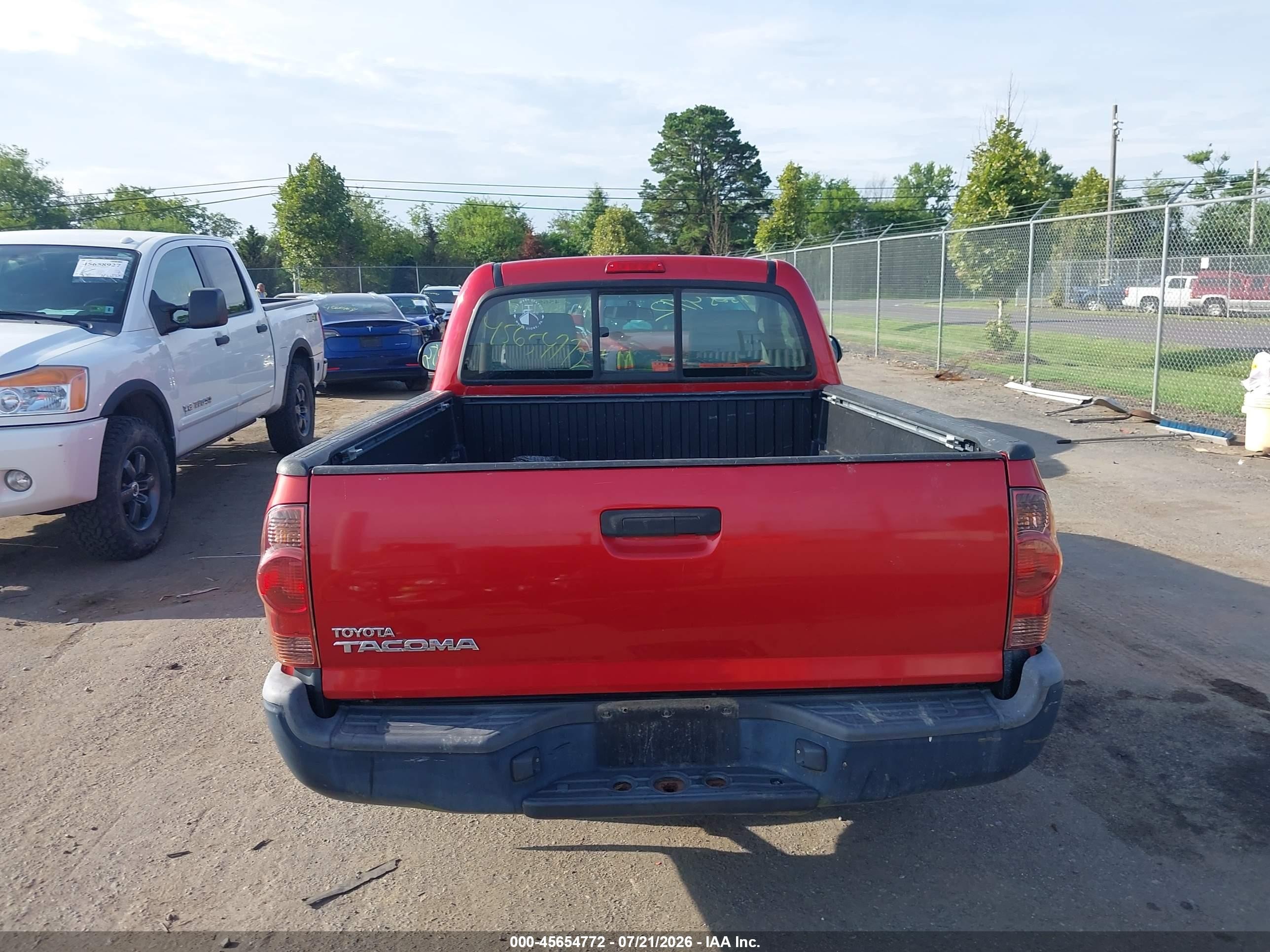 2013 Toyota Tacoma   Red vin: 5TFNX4CN6DX018046