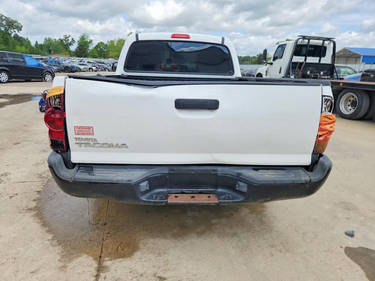2014 Toyota Tacoma Base White vin: 5TFNX4CN6EX035608