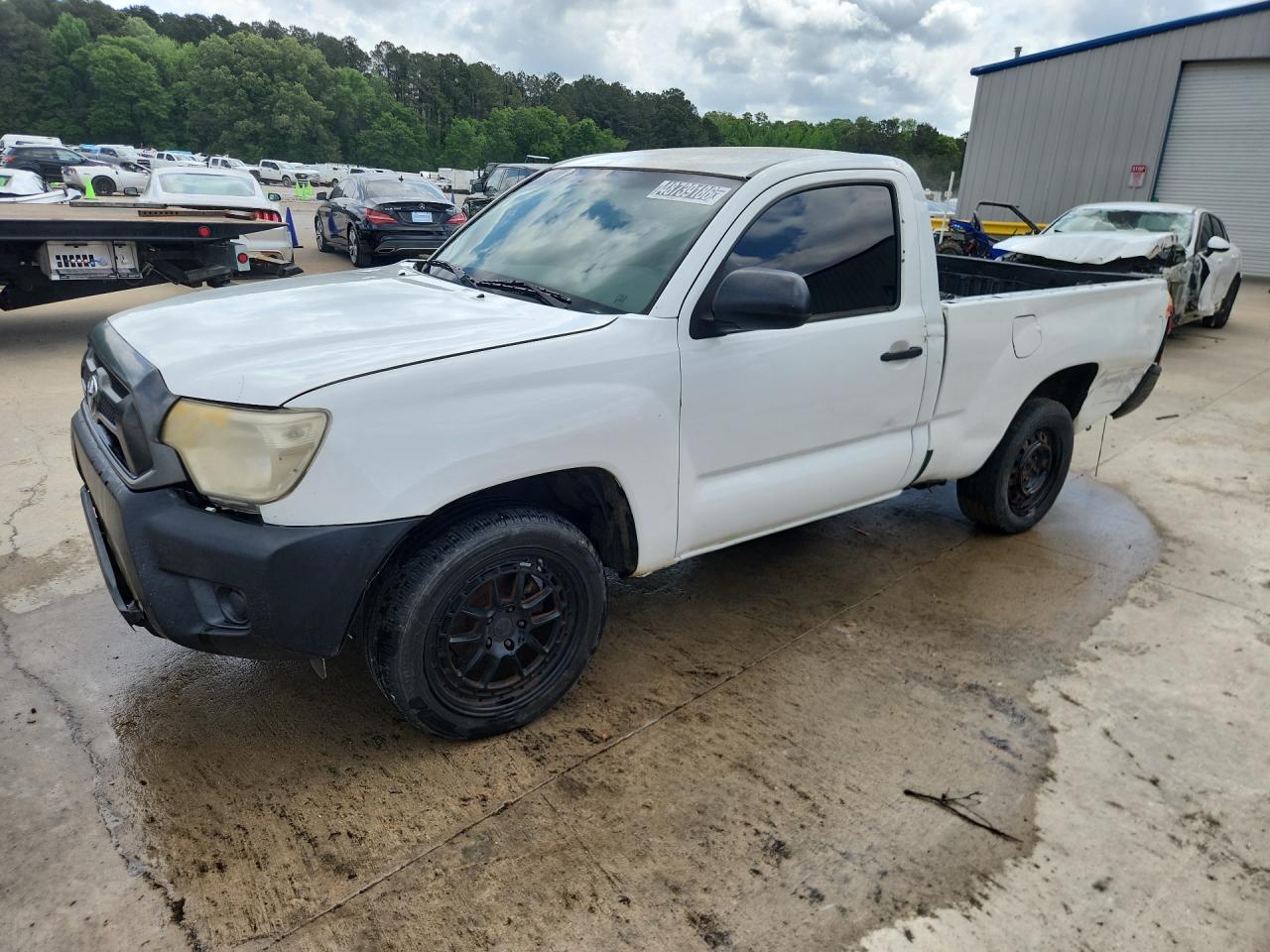 2014 Toyota Tacoma Base White vin: 5TFNX4CN6EX035608 Damage: Left Front Fender, Chipped, 3