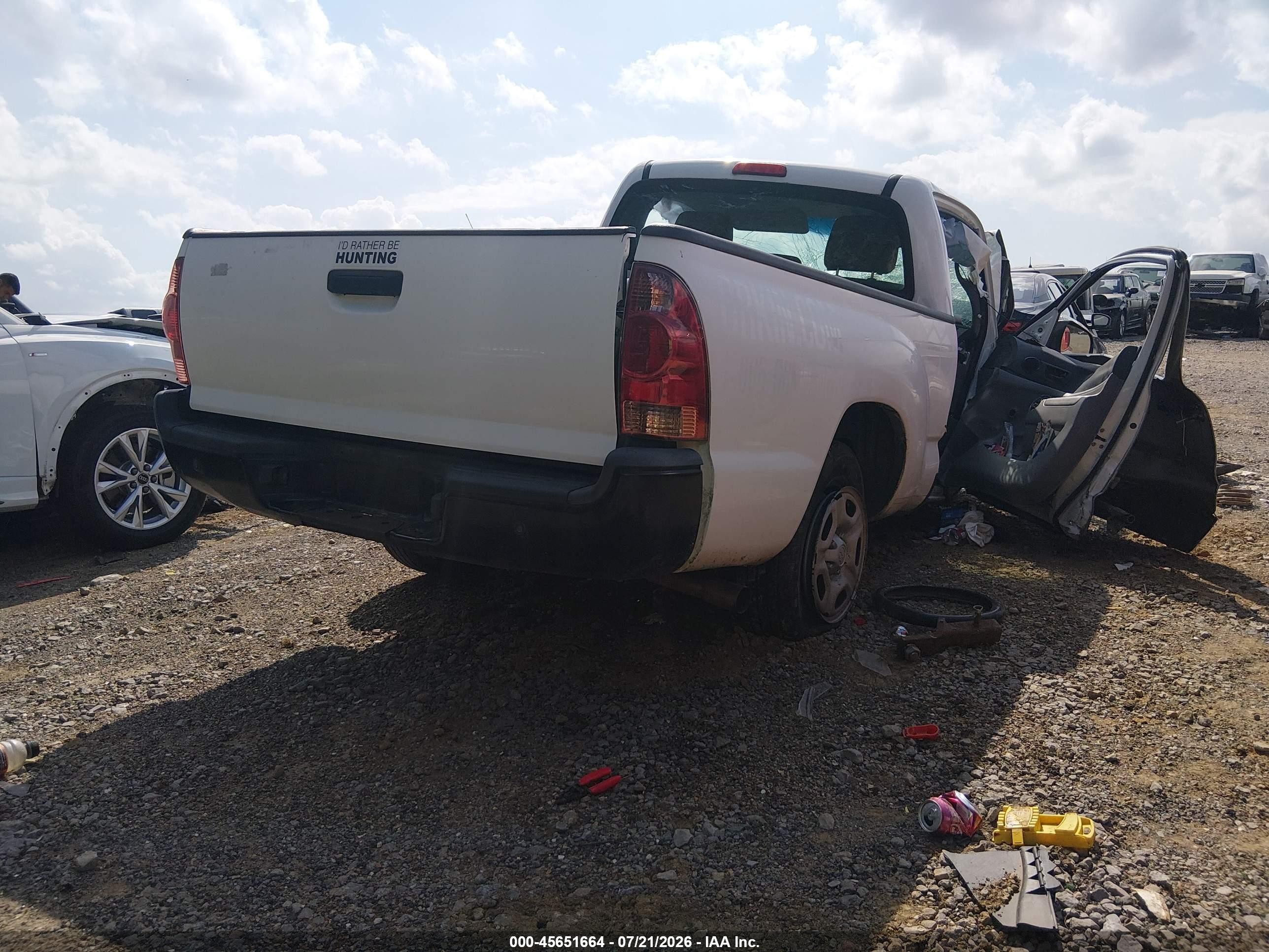 2014 Toyota Tacoma   White vin: 5TFNX4CN7EX043555