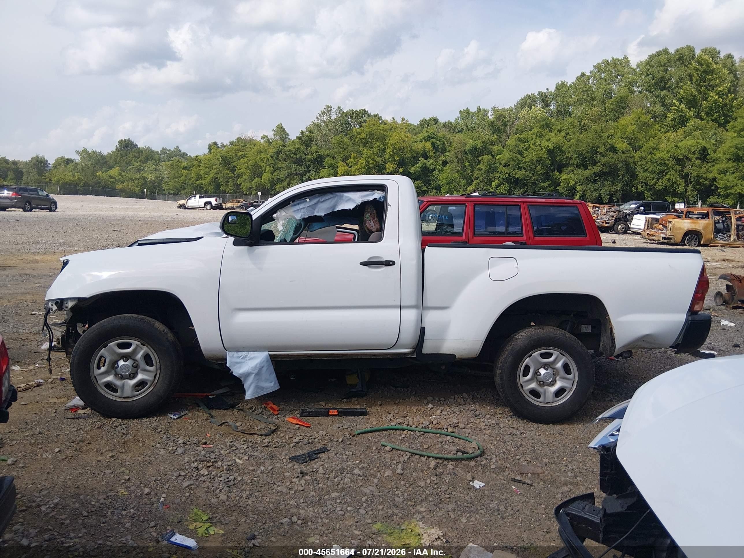 2014 Toyota Tacoma   White vin: 5TFNX4CN7EX043555