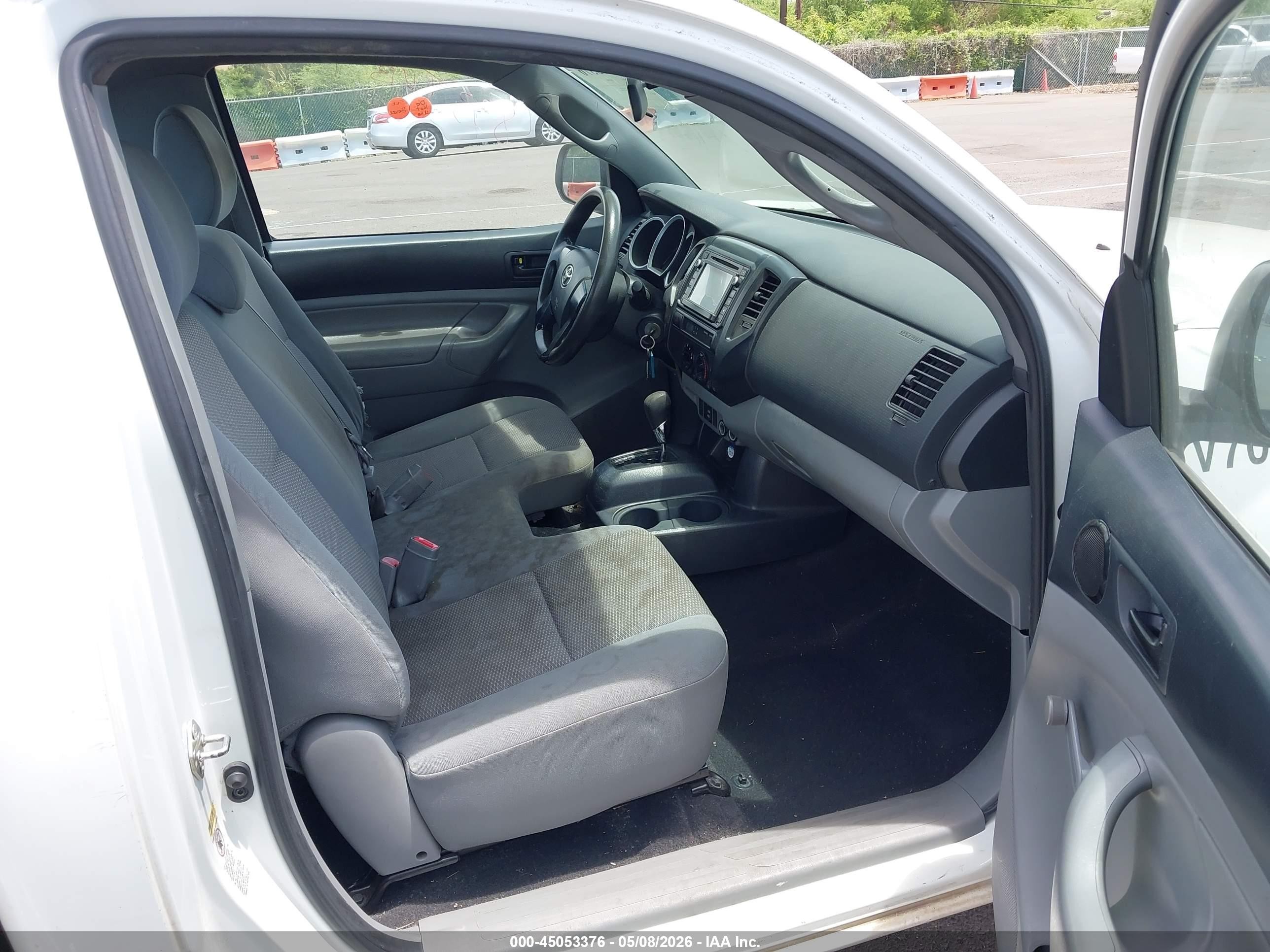 2014 Toyota Tacoma   White vin: 5TFNX4CN8EX033231