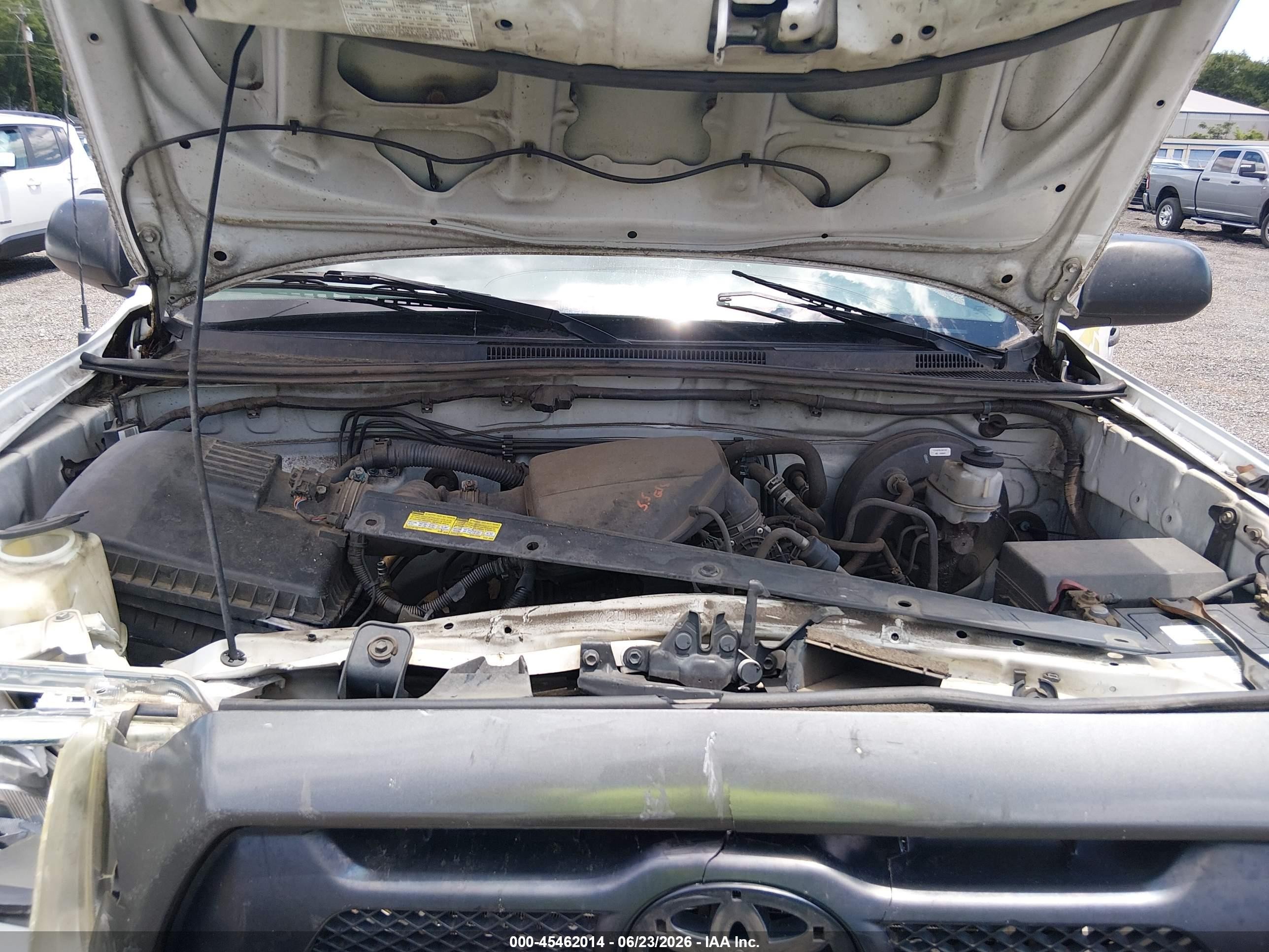 2014 Toyota Tacoma   Белый vin: 5TFNX4CN8EX040762
