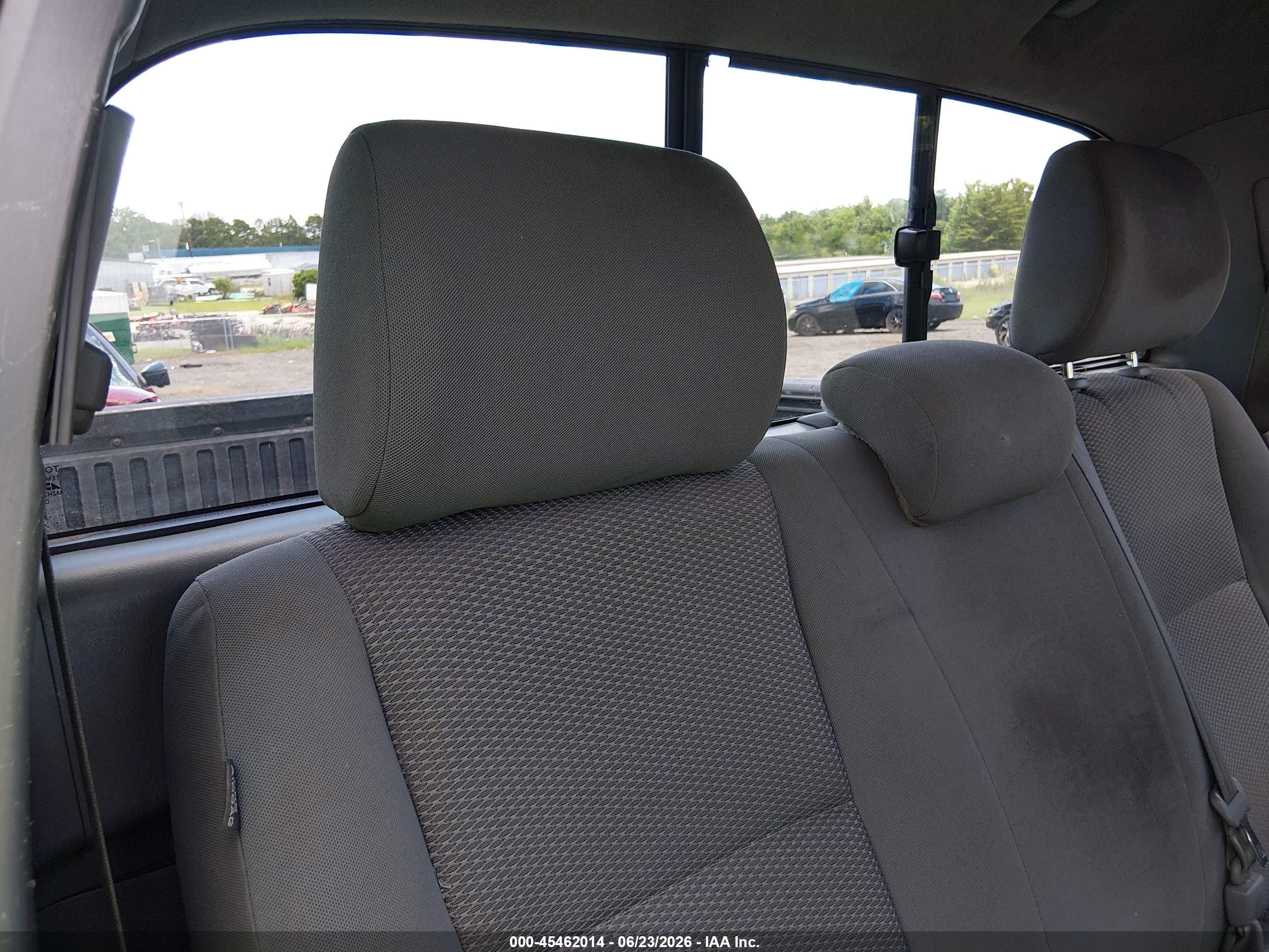 2014 Toyota Tacoma   Белый vin: 5TFNX4CN8EX040762