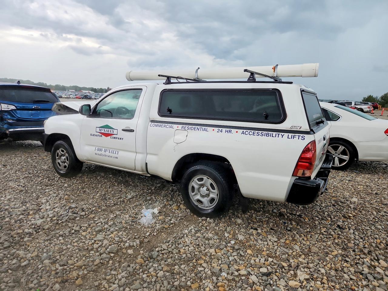 2013 Toyota Tacoma Base White vin: 5TFNX4CNXDX028045