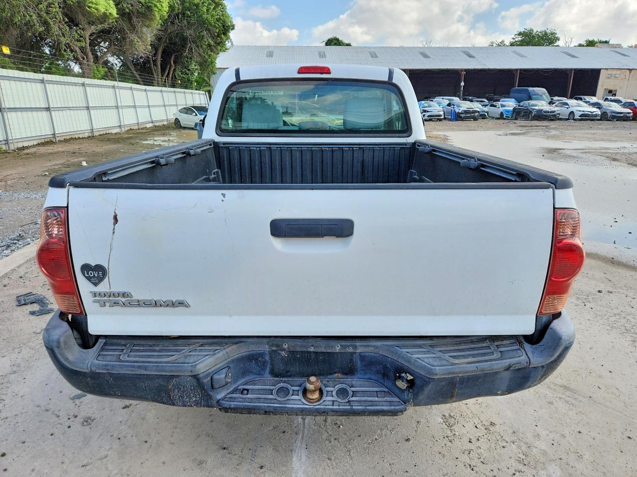 2013 Toyota Tacoma Base White vin: 5TFNX4CNXDX028479