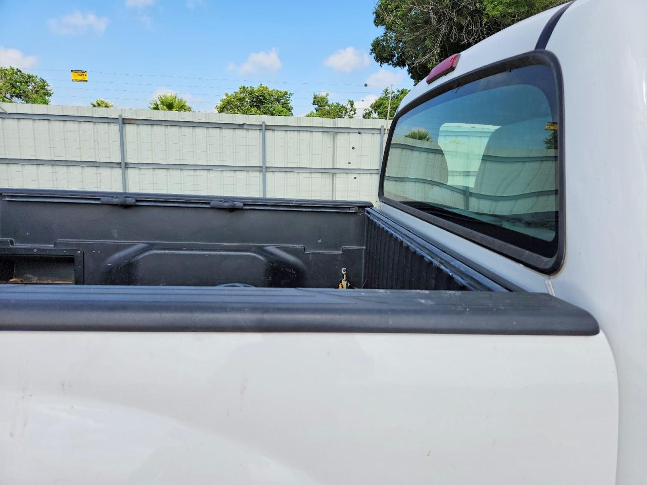 2013 Toyota Tacoma Base White vin: 5TFNX4CNXDX028479