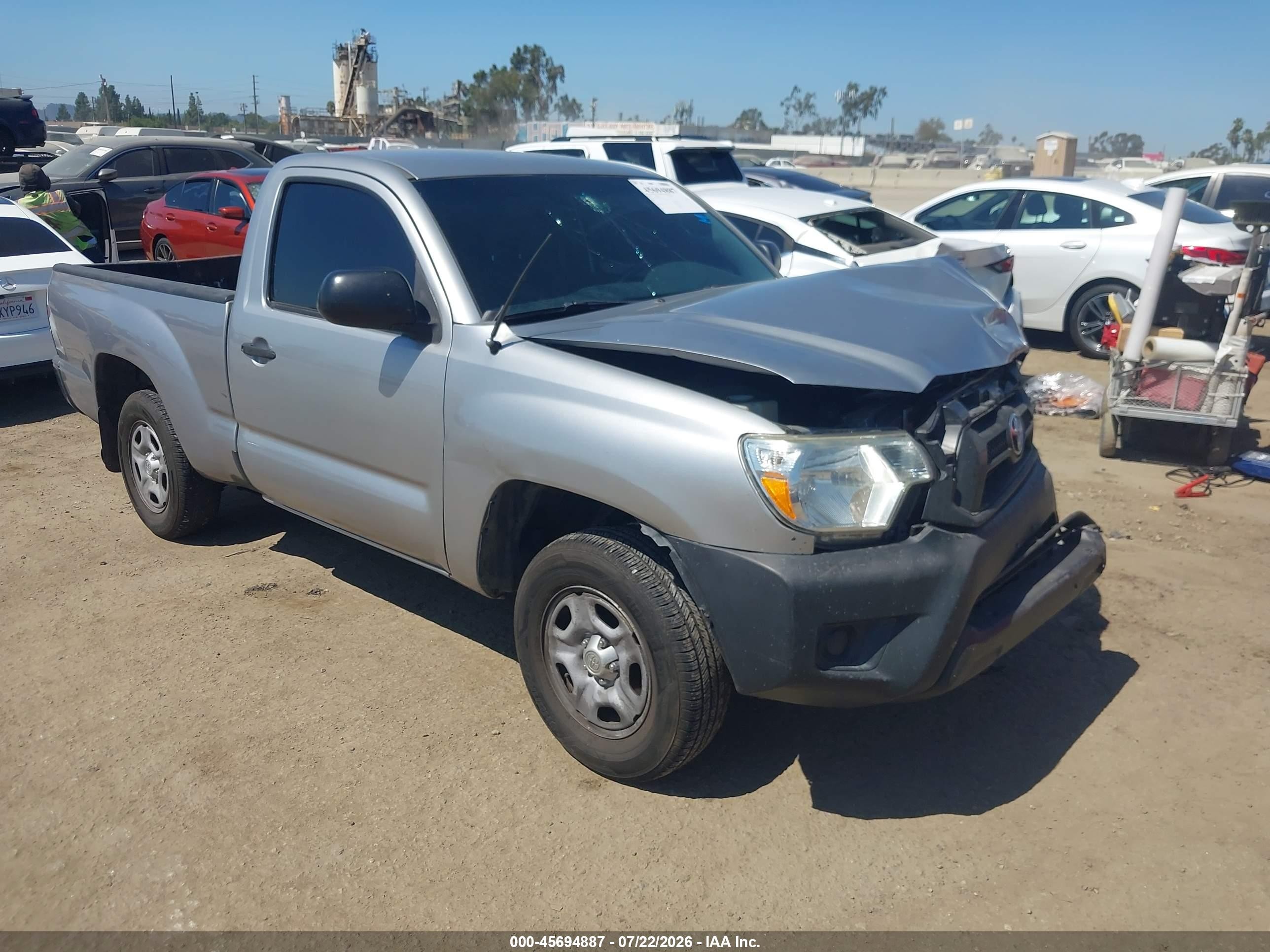 2014 Toyota Tacoma   Silver vin: 5TFNX4CNXEX037572