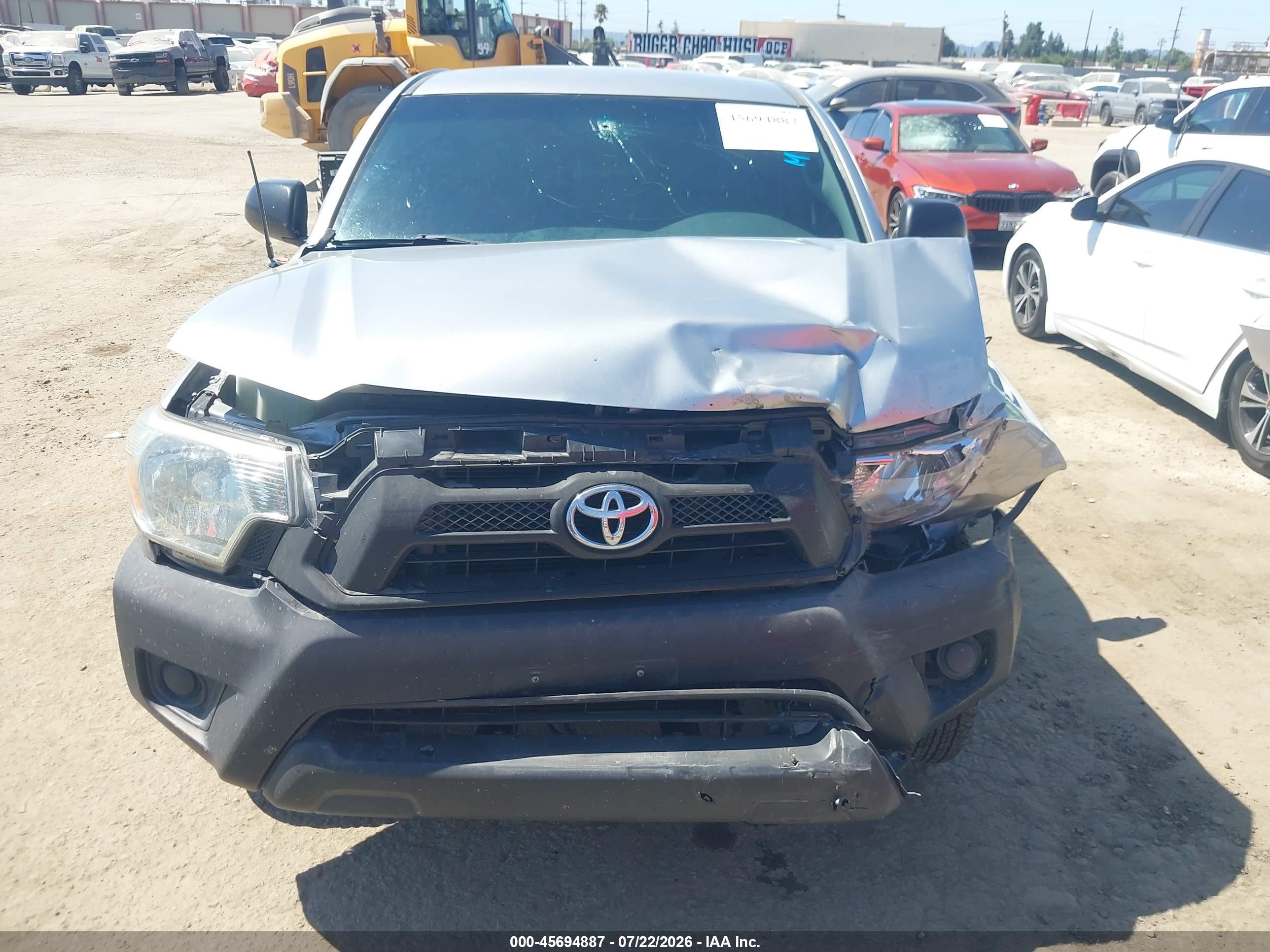 2014 Toyota Tacoma   Silver vin: 5TFNX4CNXEX037572