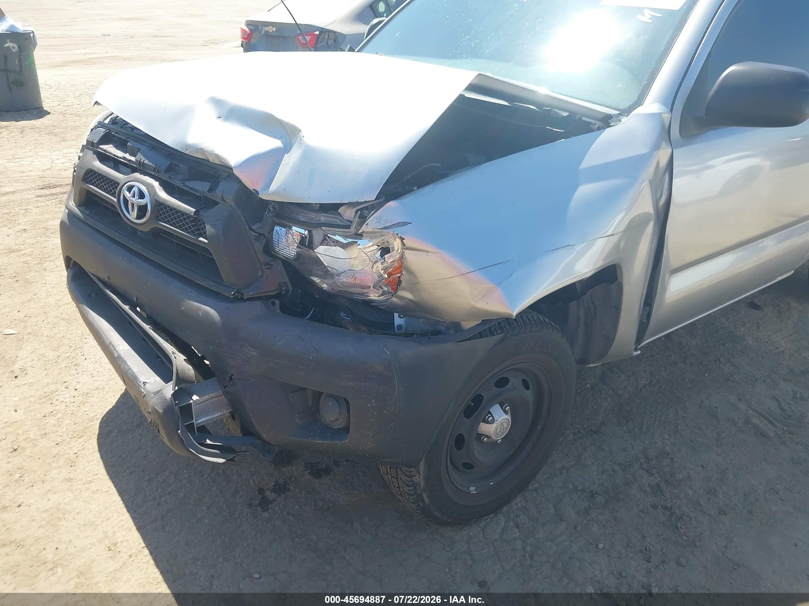 2014 Toyota Tacoma   Silver vin: 5TFNX4CNXEX037572