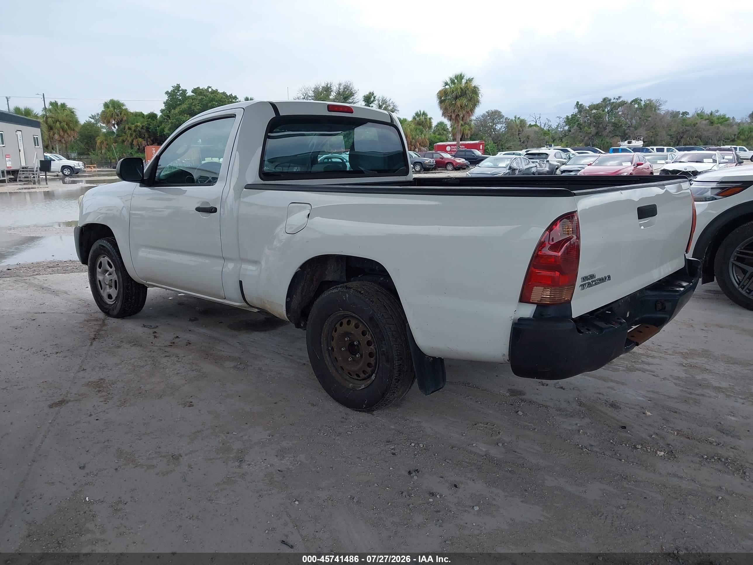 2014 Toyota Tacoma White vin: 5TFNX4CNXEX039693
