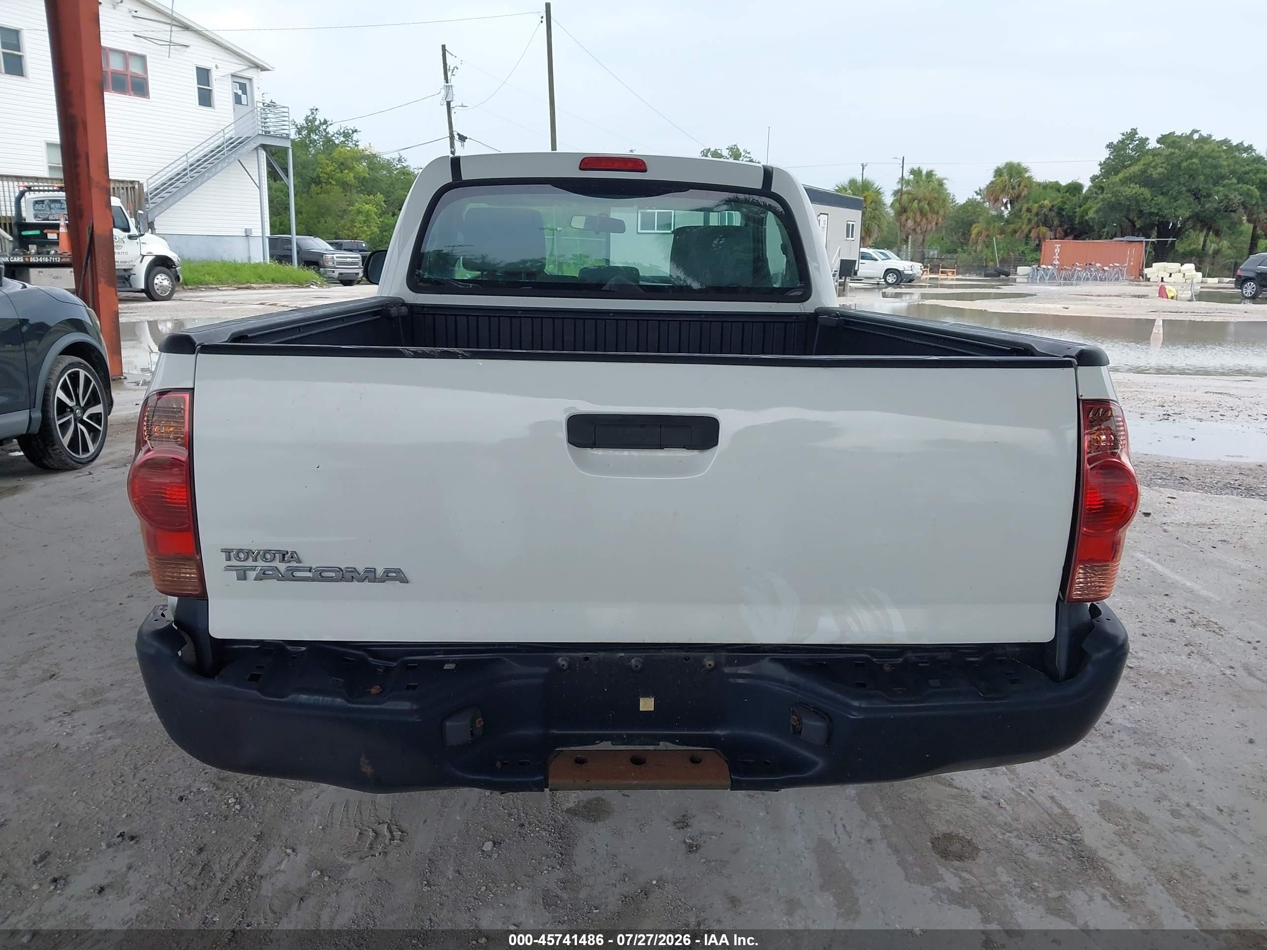 2014 Toyota Tacoma White vin: 5TFNX4CNXEX039693