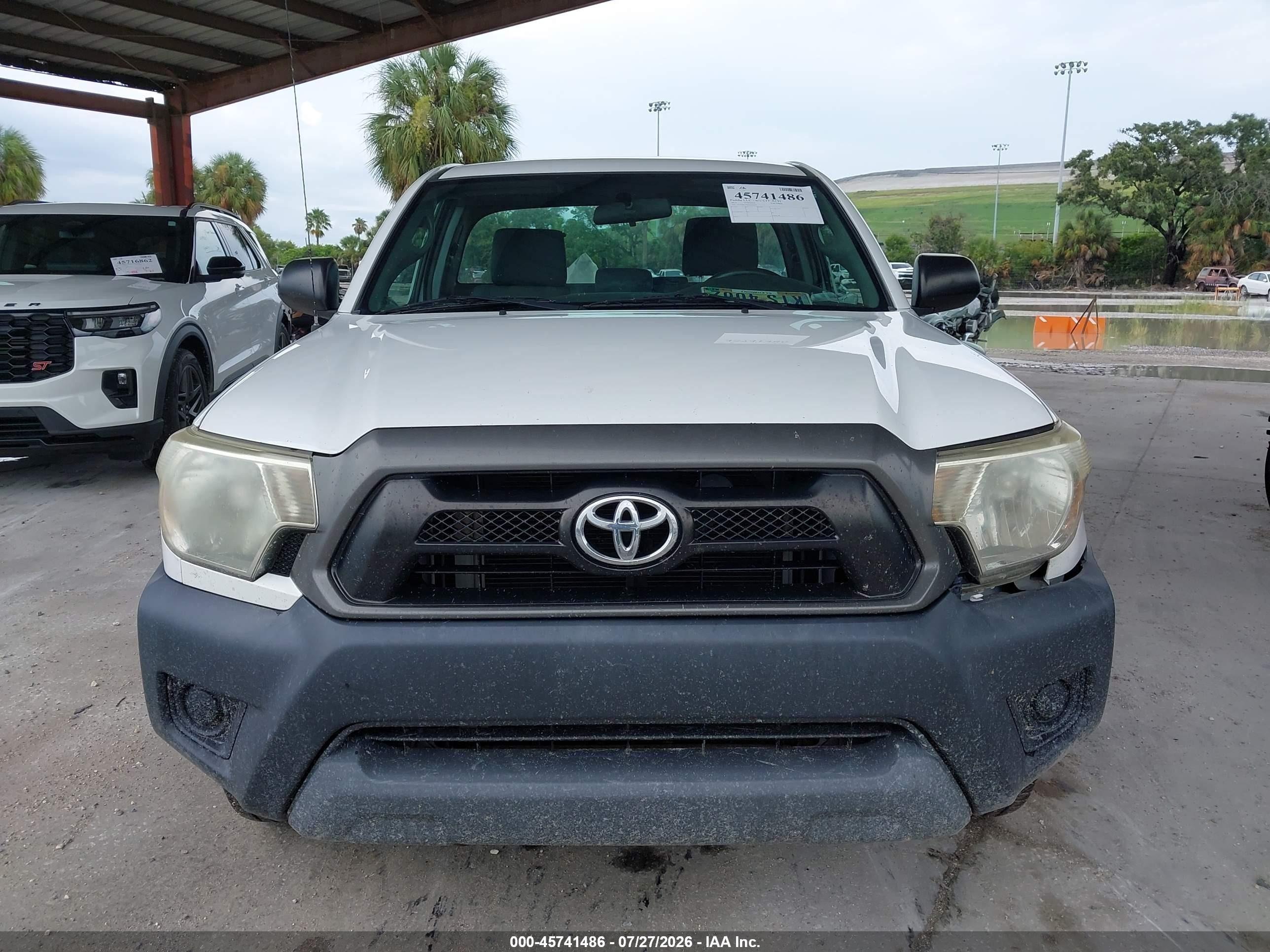 2014 Toyota Tacoma White vin: 5TFNX4CNXEX039693