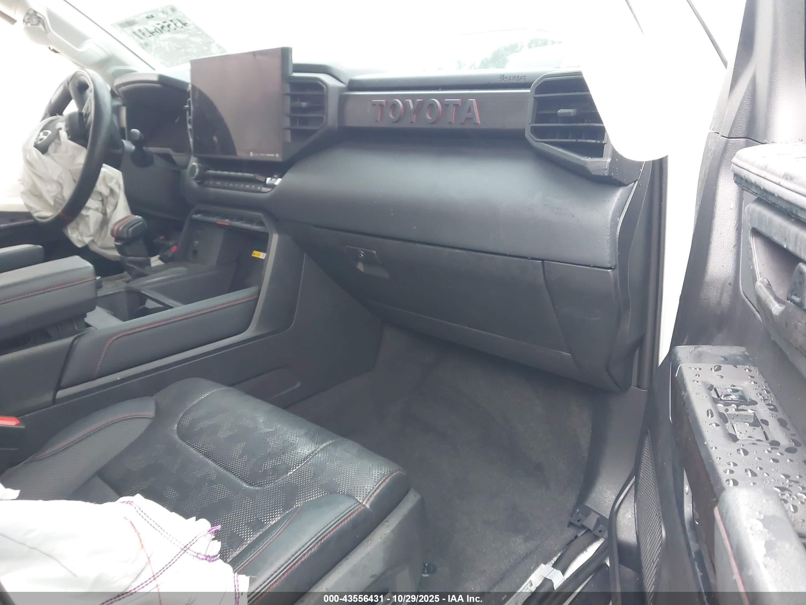 2022 Toyota Tundra Hybrid Trd Pro White vin: 5TFPC5DB8NX010255