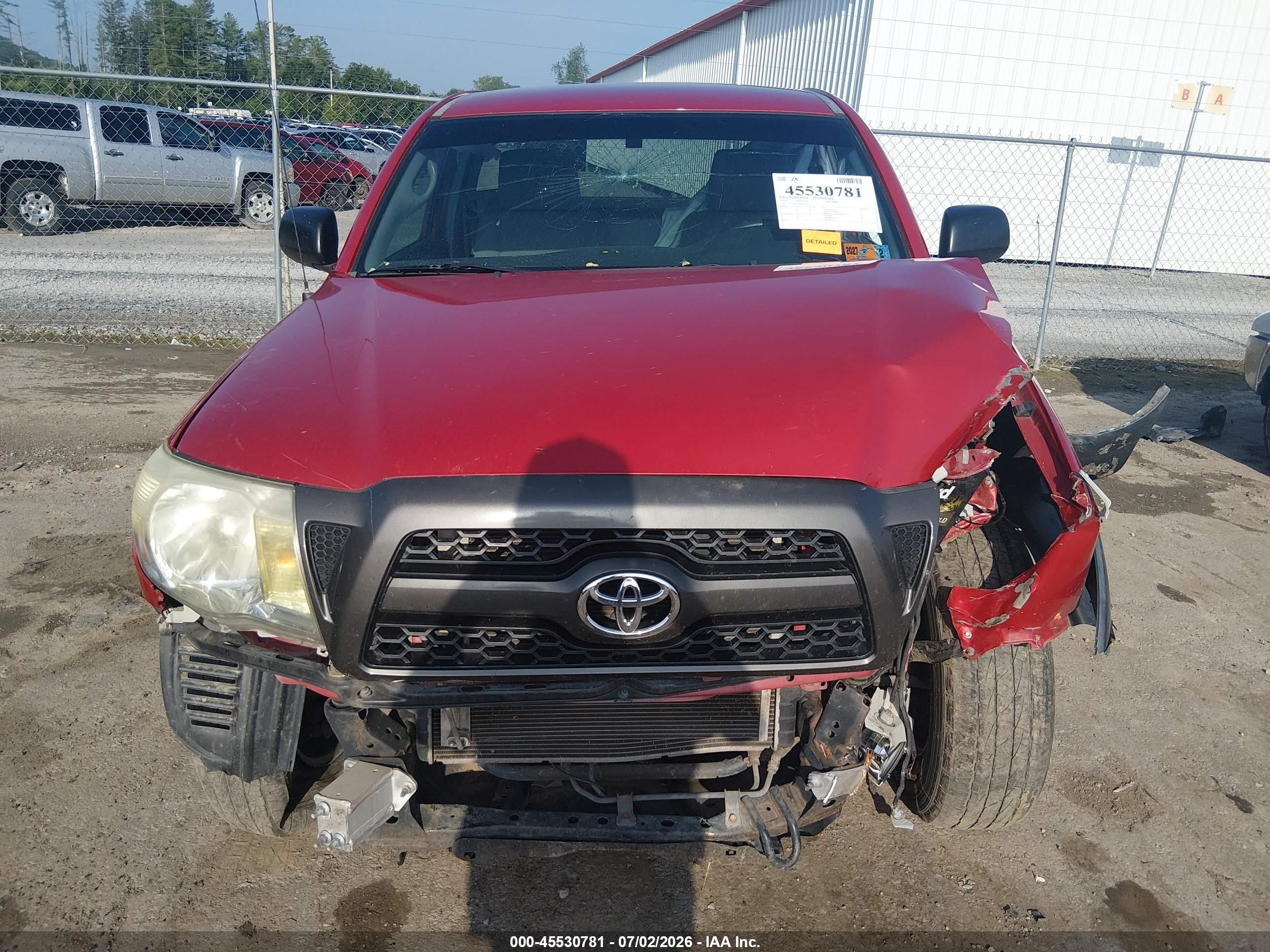 2011 Toyota Tacoma   Red vin: 5TFPX4EN1BX001450