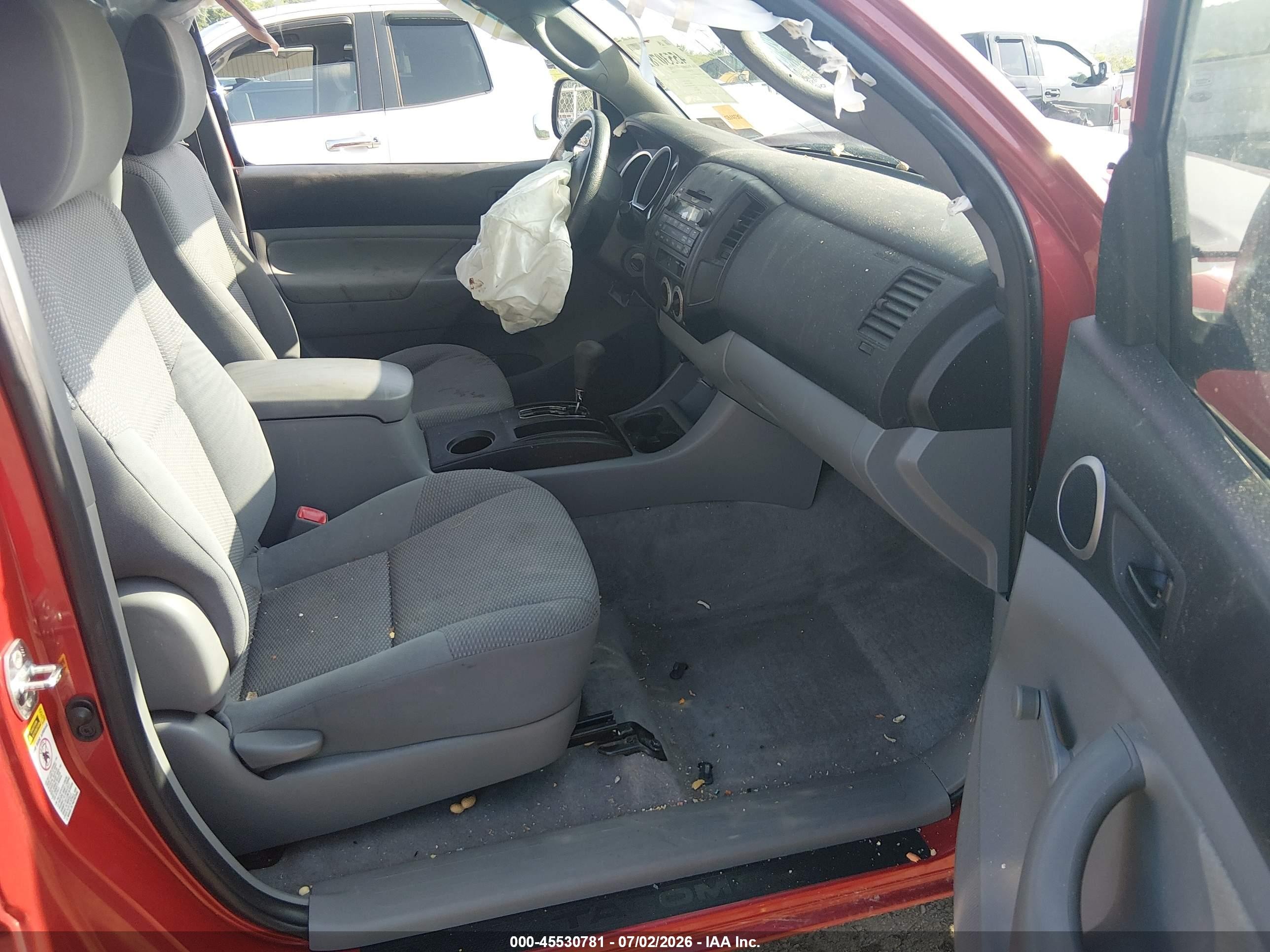 2011 Toyota Tacoma   Red vin: 5TFPX4EN1BX001450