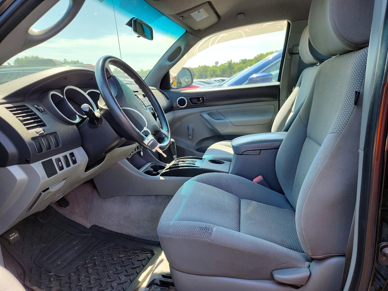 2011 Toyota Tacoma Base Black vin: 5TFPX4EN2BX006060