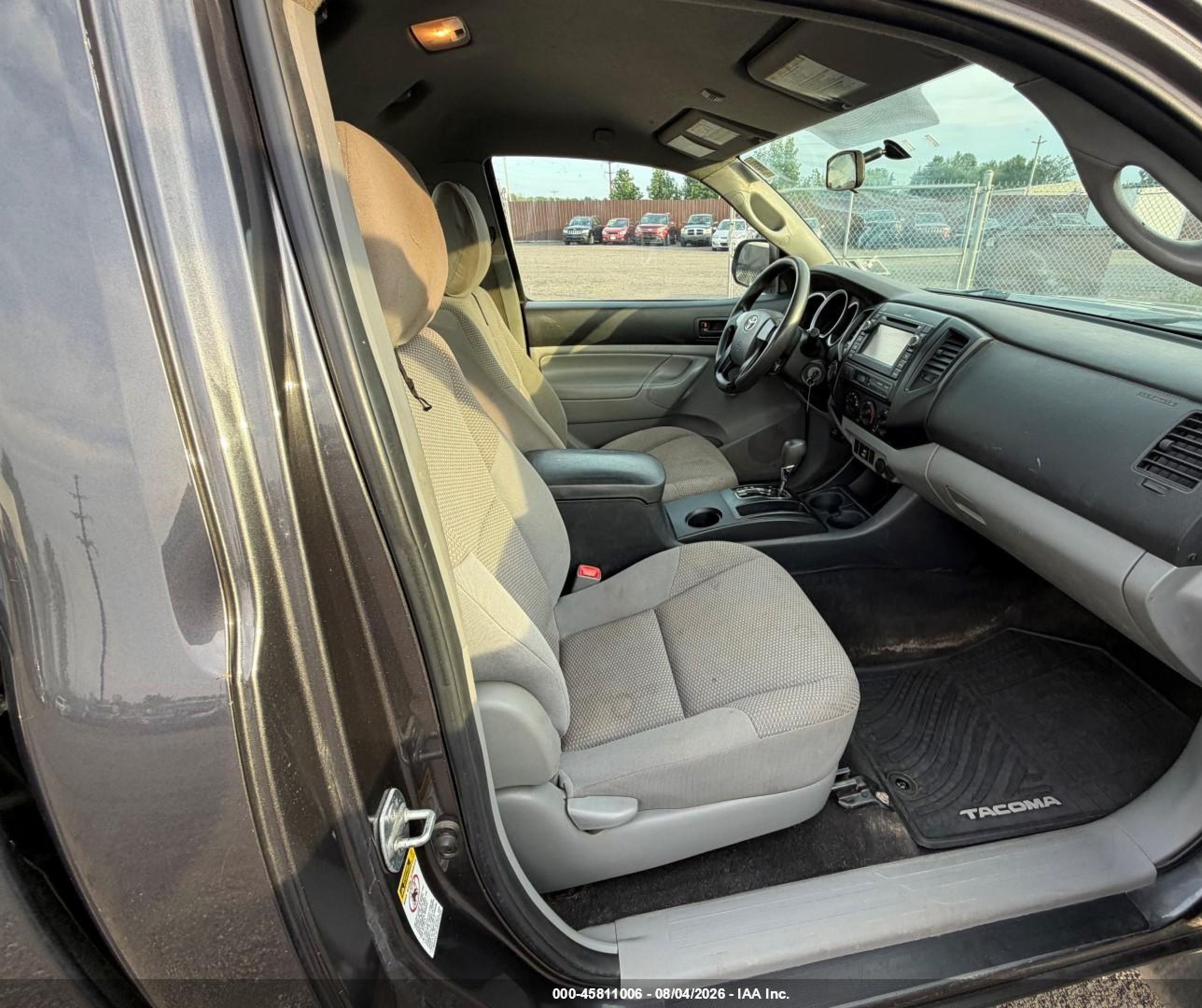 2013 Toyota Tacoma   Silver vin: 5TFPX4EN4DX014423