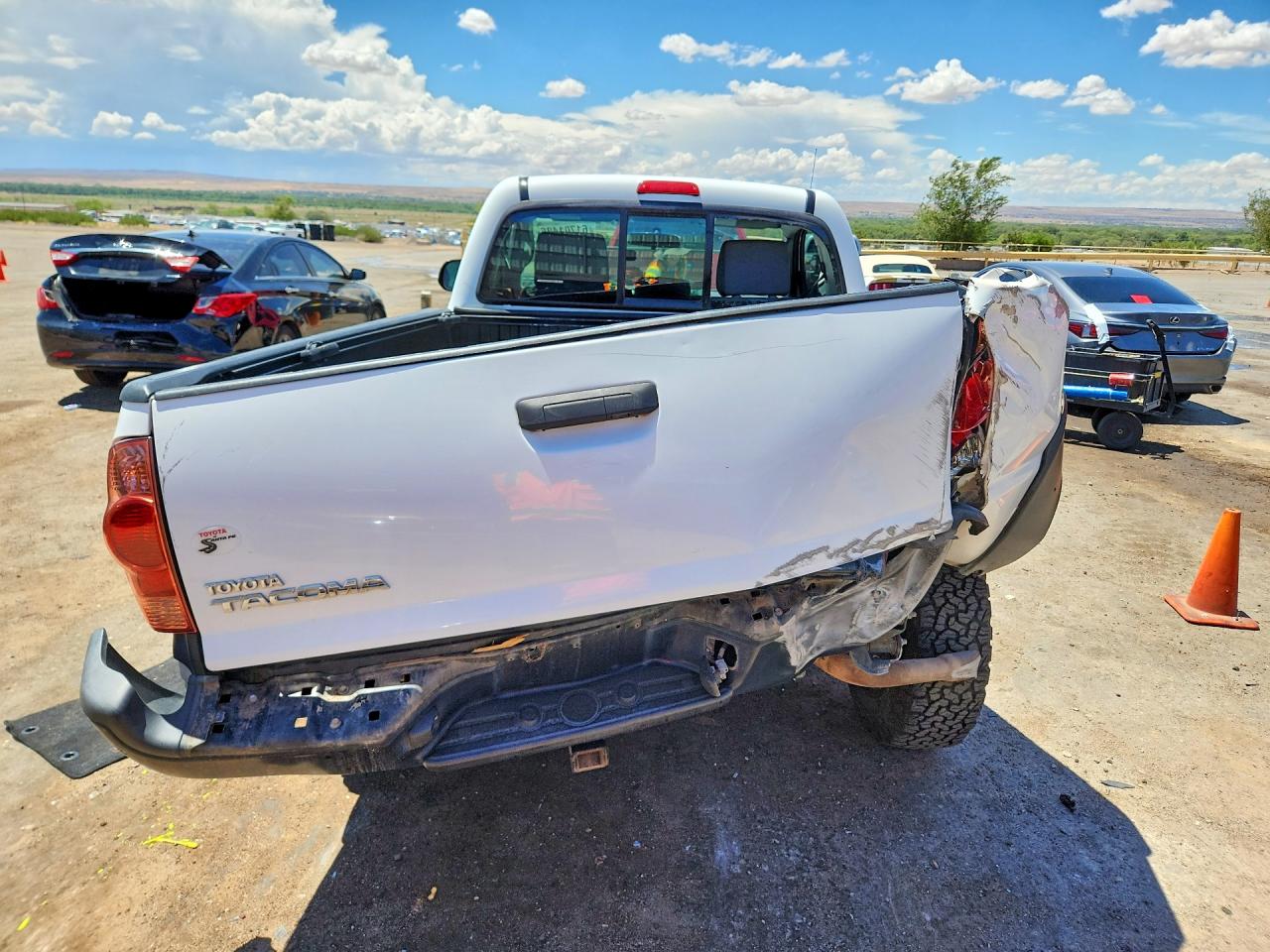 2013 Toyota Tacoma Base White vin: 5TFPX4EN5DX013975