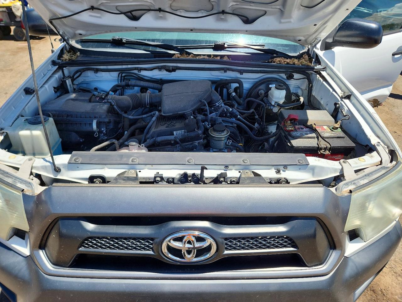 2013 Toyota Tacoma Base White vin: 5TFPX4EN5DX013975