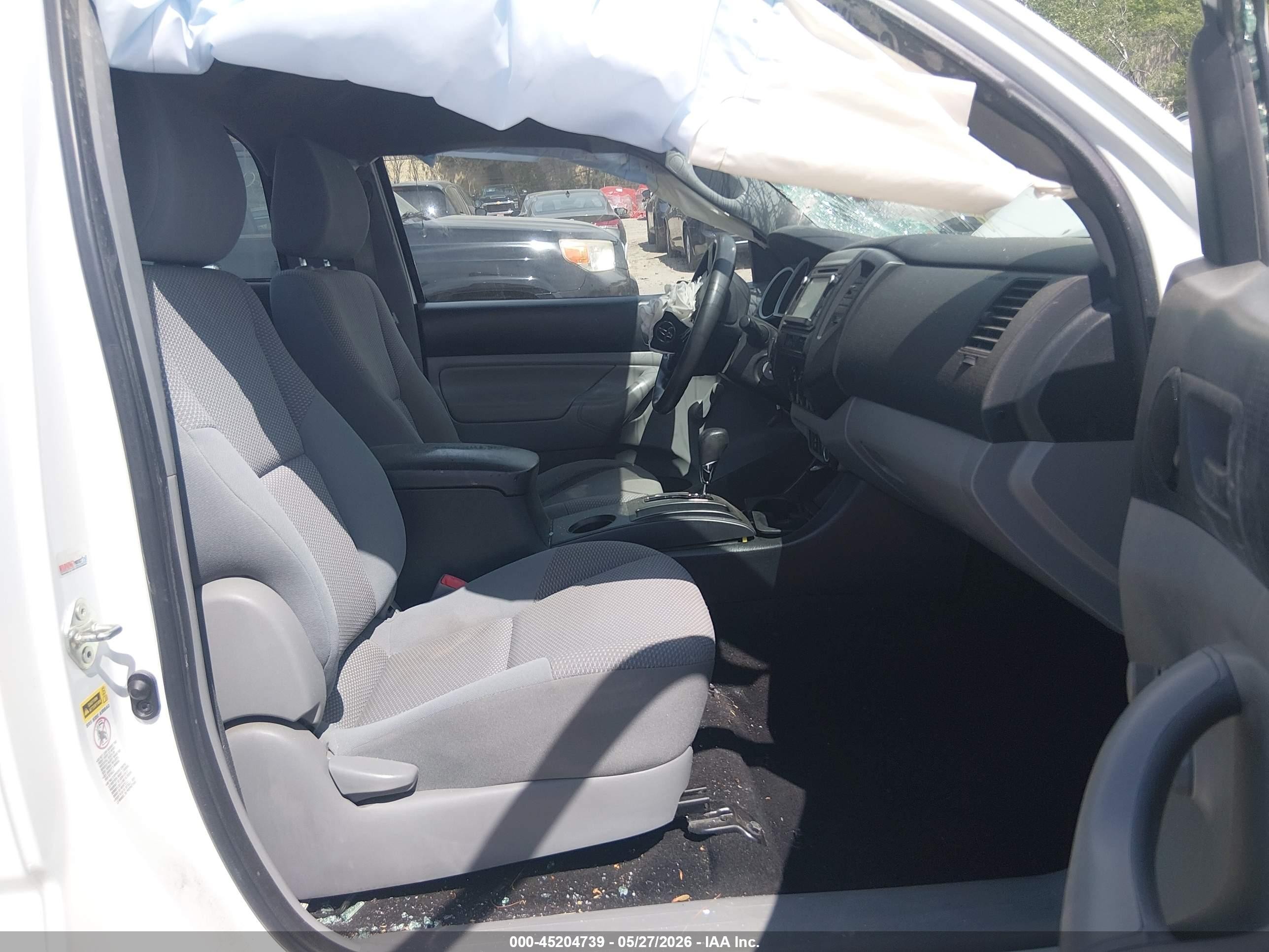 2014 Toyota Tacoma   White vin: 5TFPX4EN5EX023147