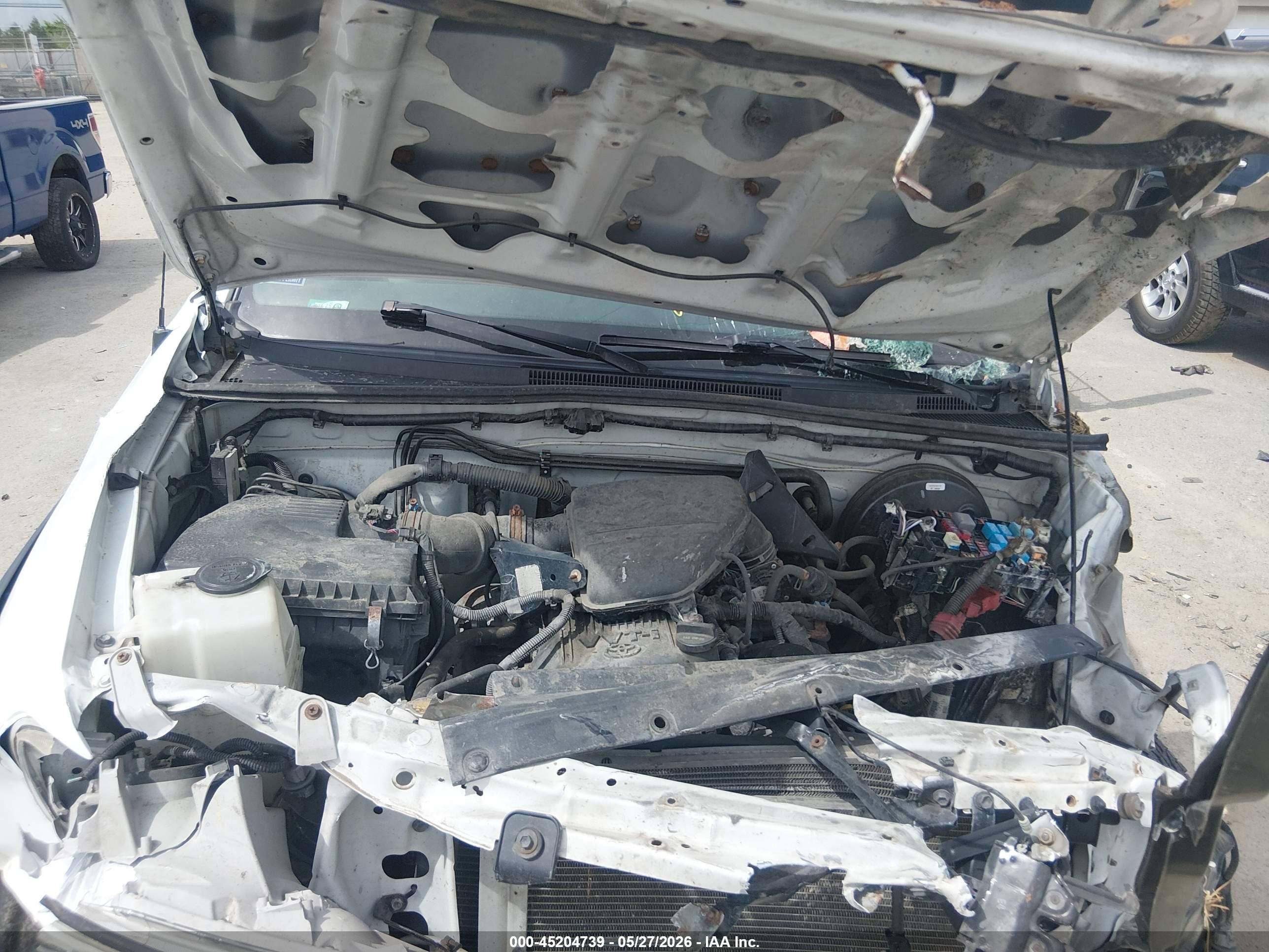 2014 Toyota Tacoma   White vin: 5TFPX4EN5EX023147