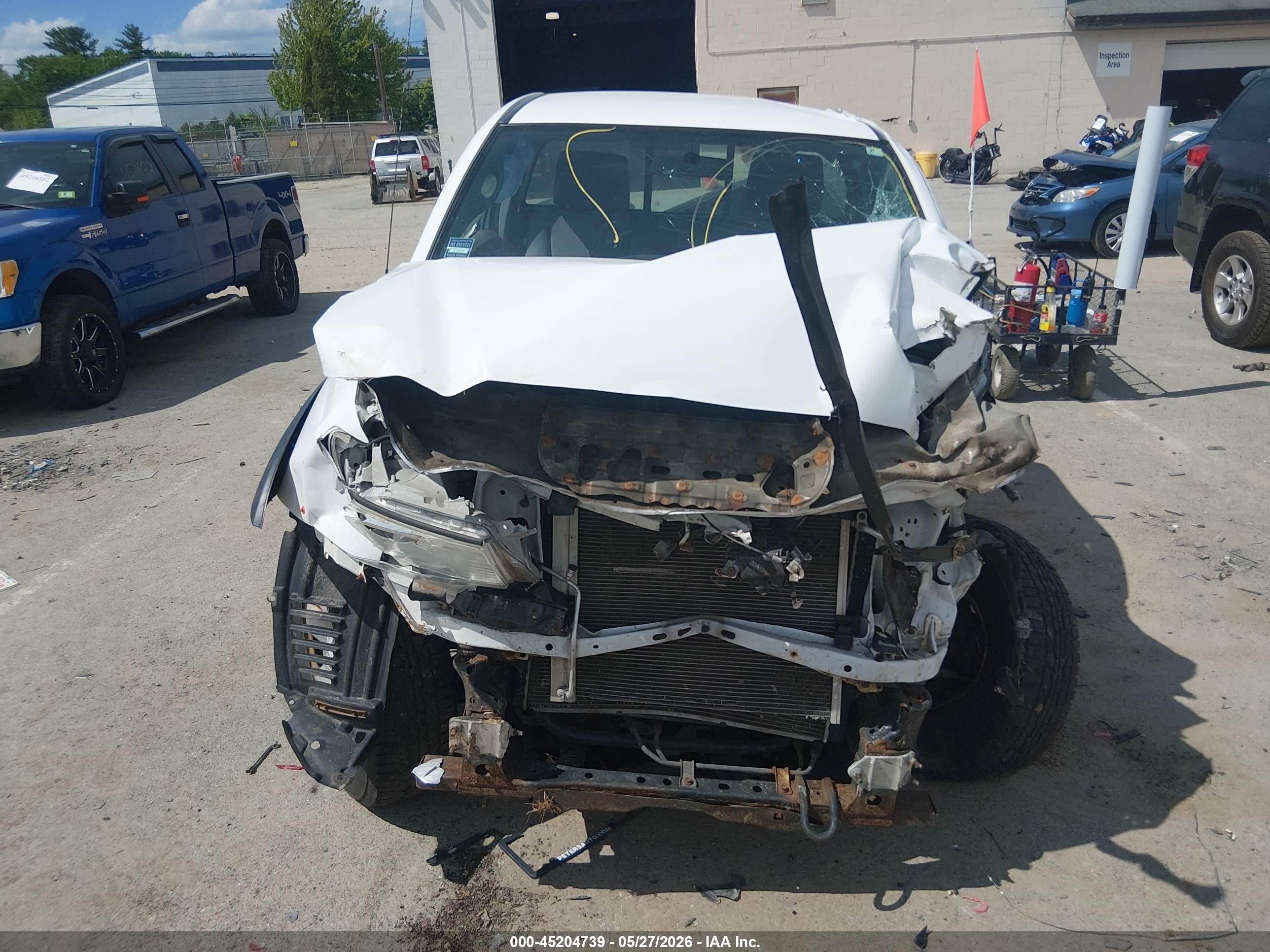2014 Toyota Tacoma   White vin: 5TFPX4EN5EX023147