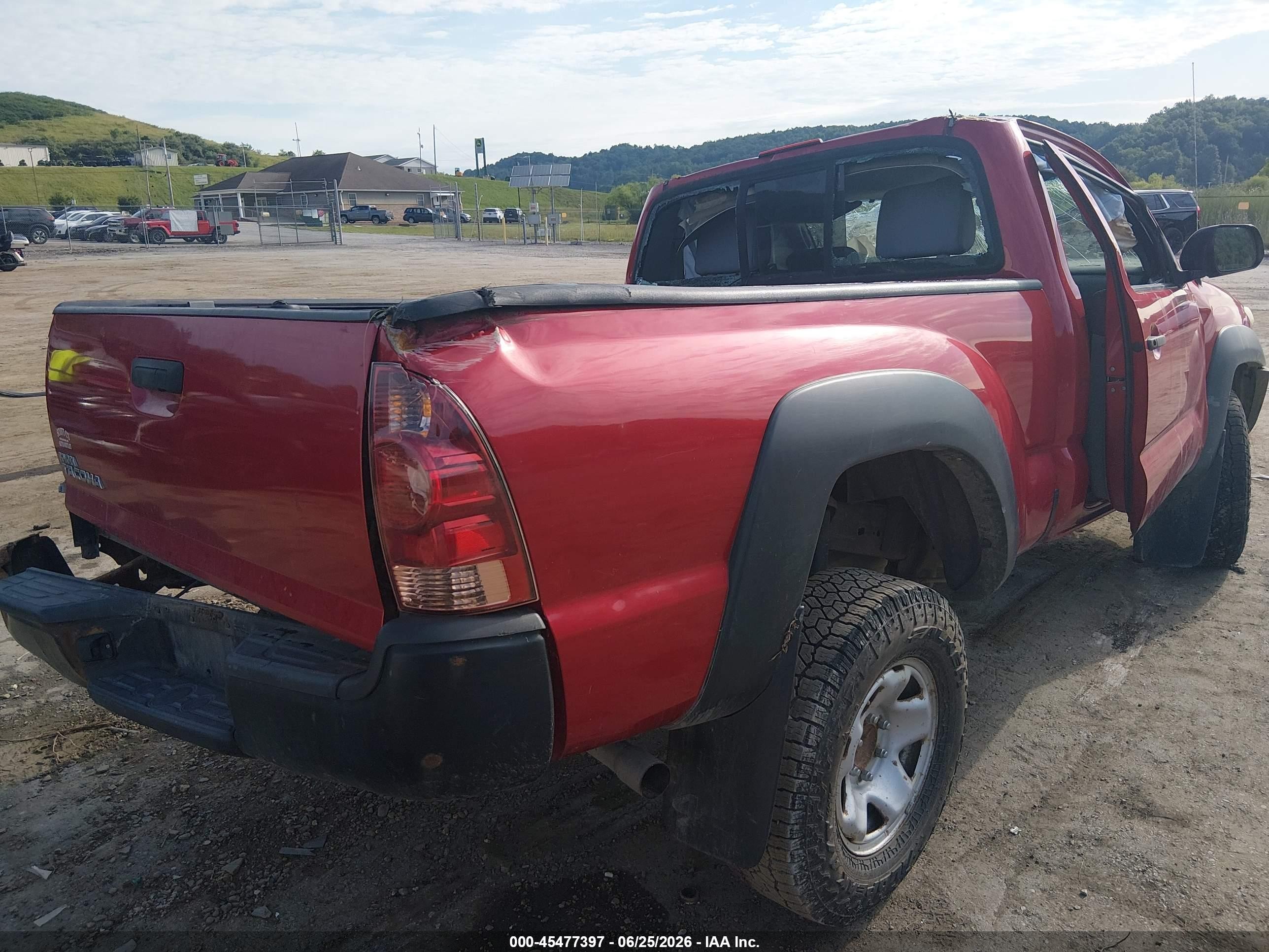 2012 Toyota Tacoma   Red vin: 5TFPX4EN6CX008184