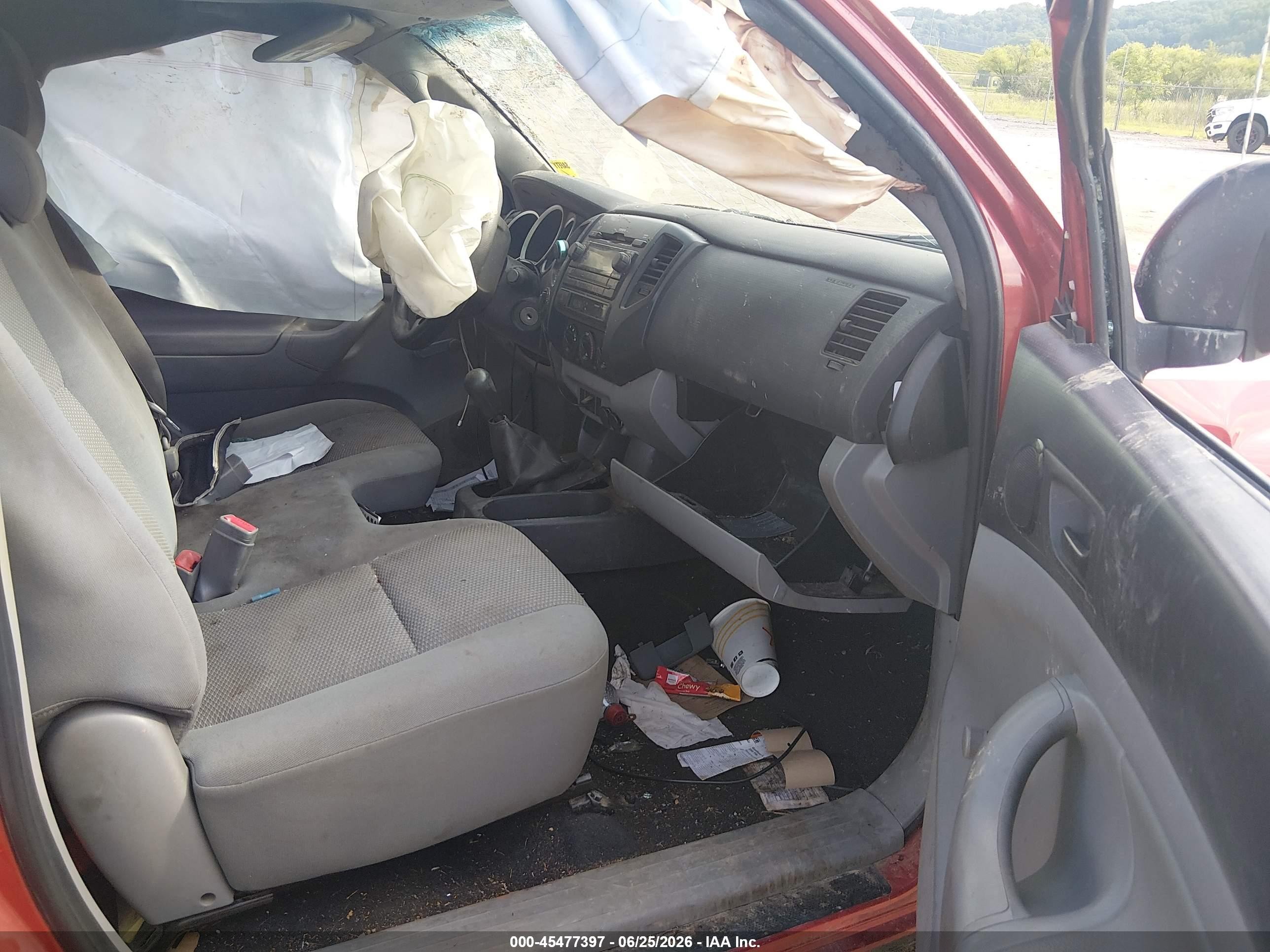 2012 Toyota Tacoma   Red vin: 5TFPX4EN6CX008184