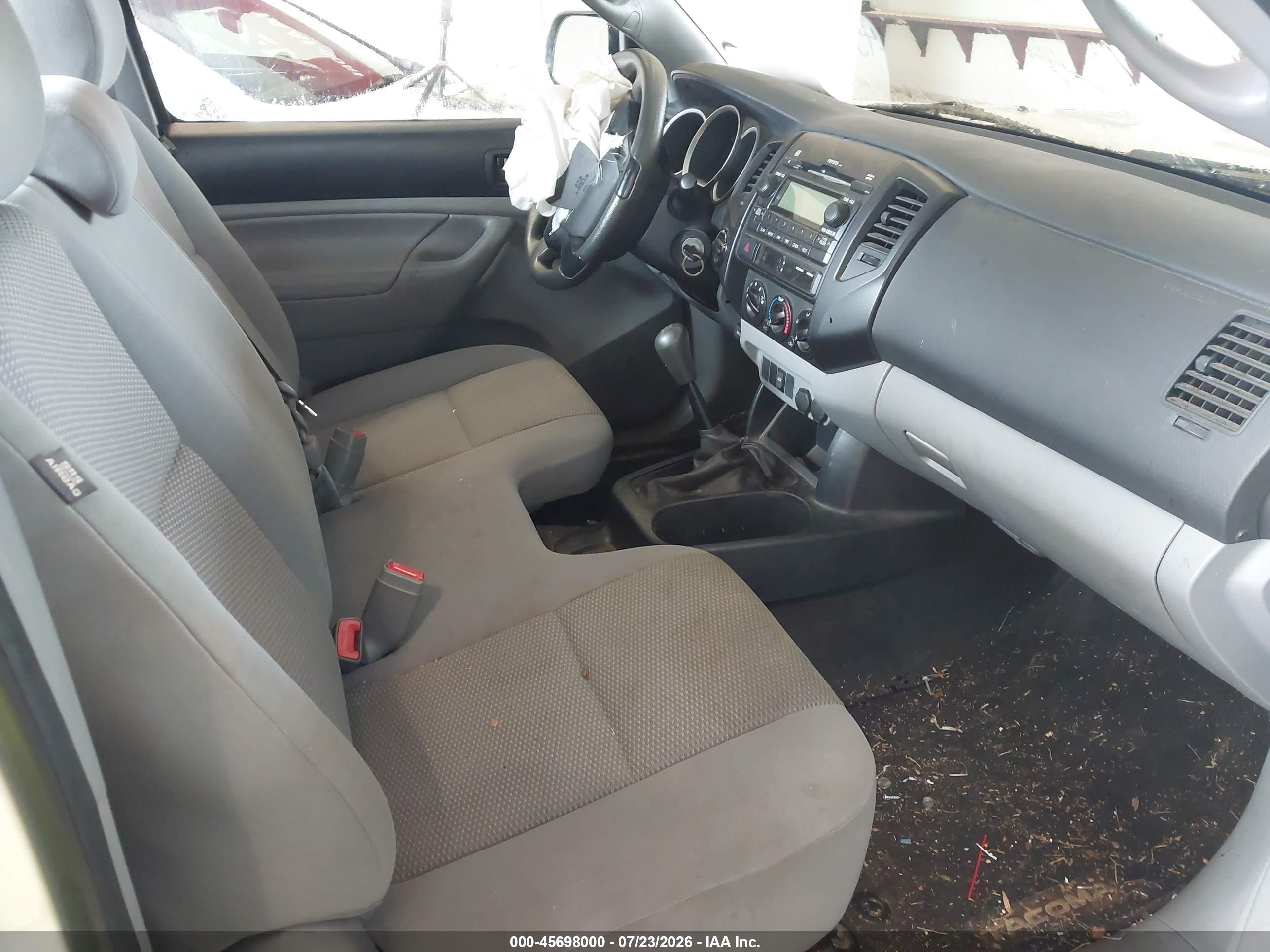 2012 Toyota Tacoma   White vin: 5TFPX4EN6CX012784