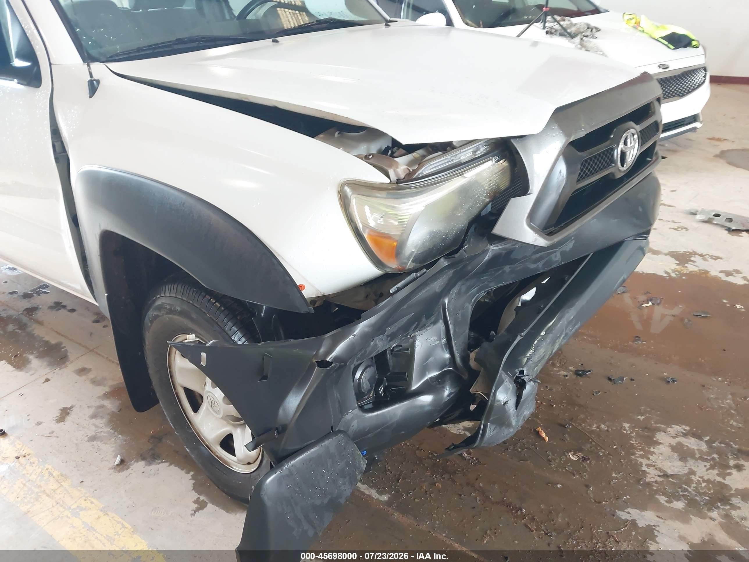 2012 Toyota Tacoma   White vin: 5TFPX4EN6CX012784