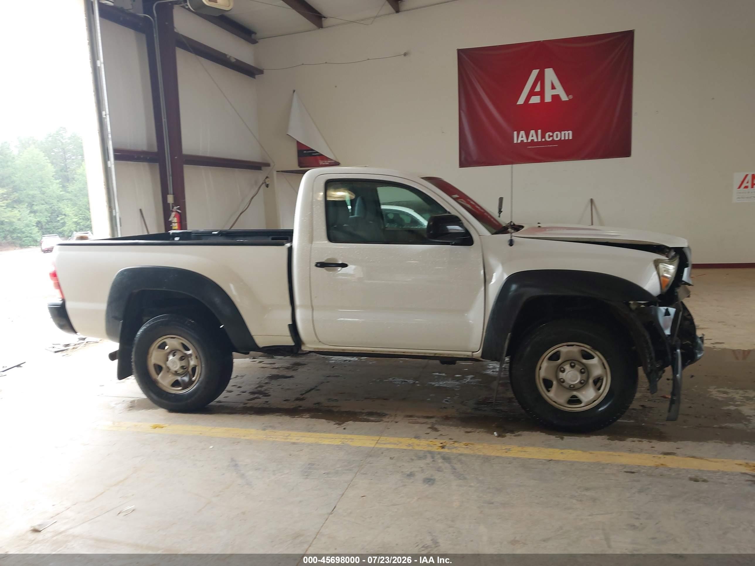 2012 Toyota Tacoma   White vin: 5TFPX4EN6CX012784