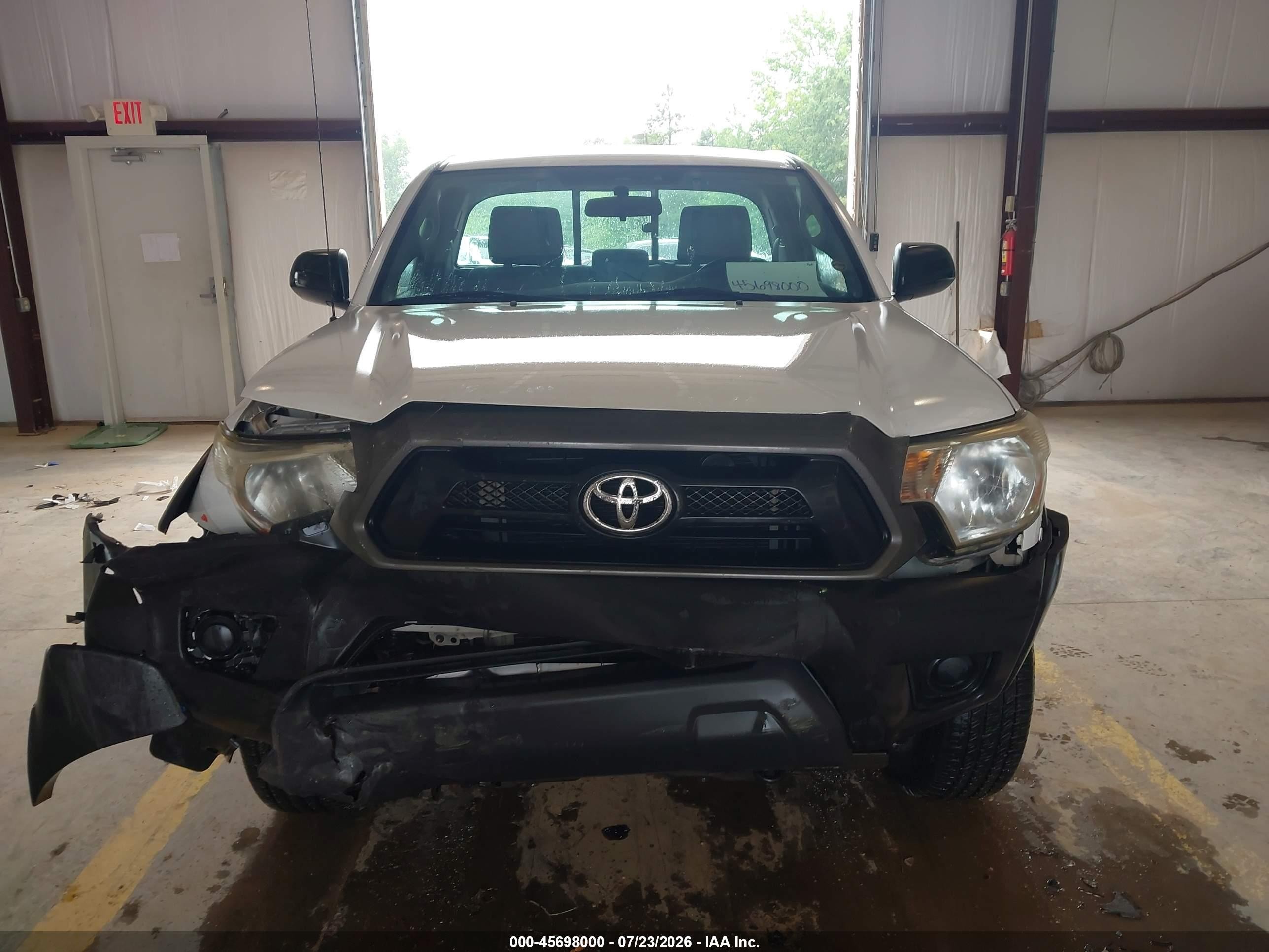 2012 Toyota Tacoma   White vin: 5TFPX4EN6CX012784