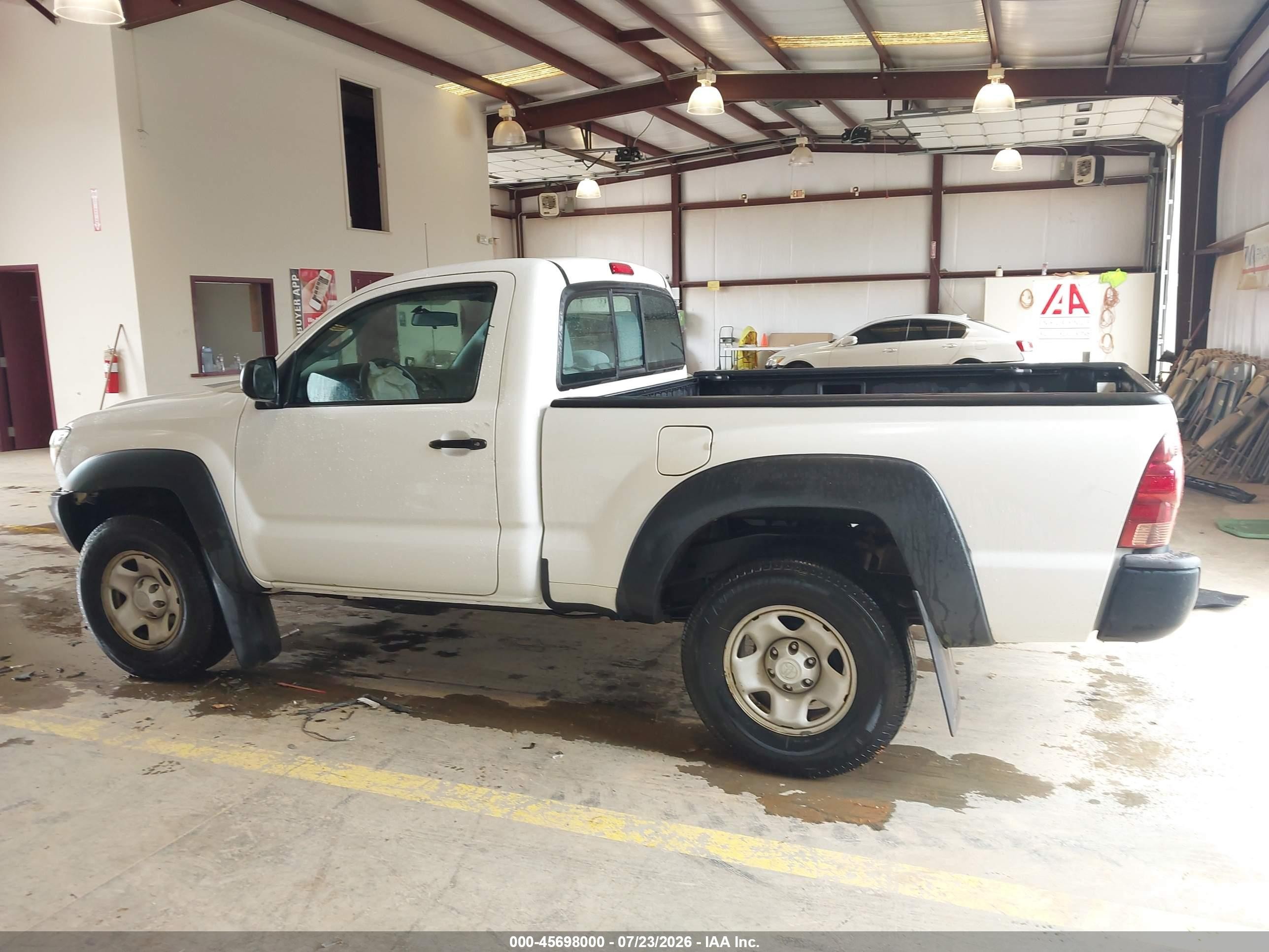 2012 Toyota Tacoma   White vin: 5TFPX4EN6CX012784