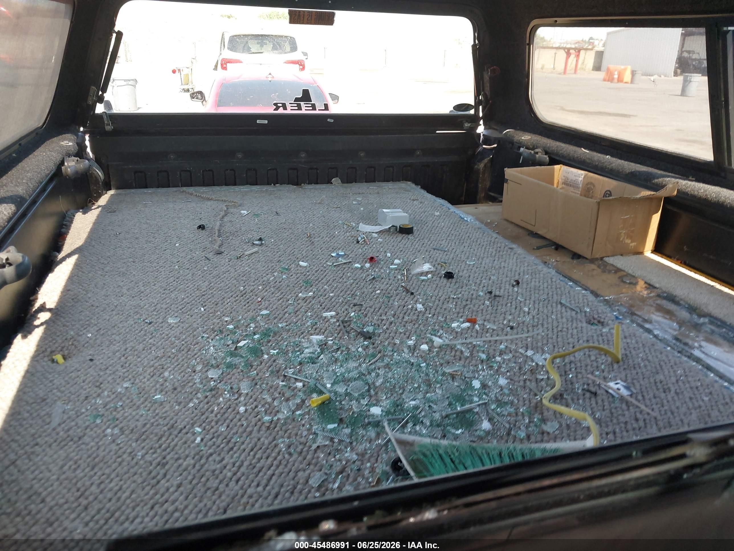 2014 Toyota Tacoma   White vin: 5TFPX4EN6EX020189