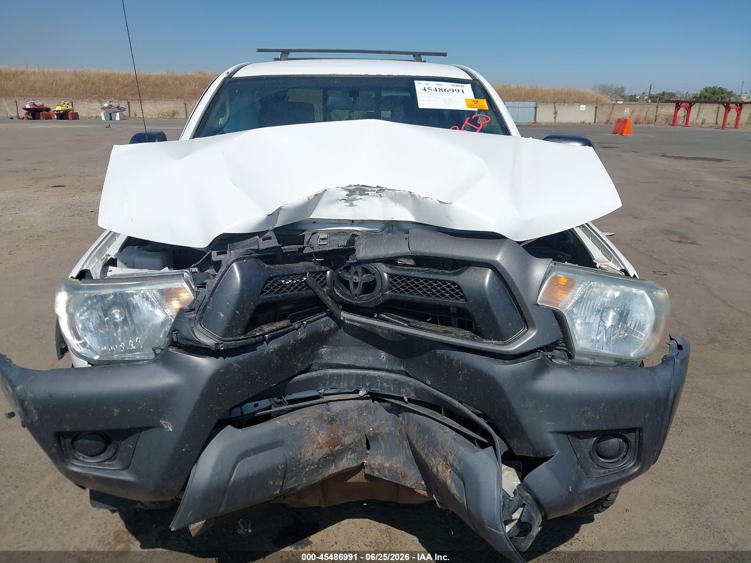 2014 Toyota Tacoma   White vin: 5TFPX4EN6EX020189