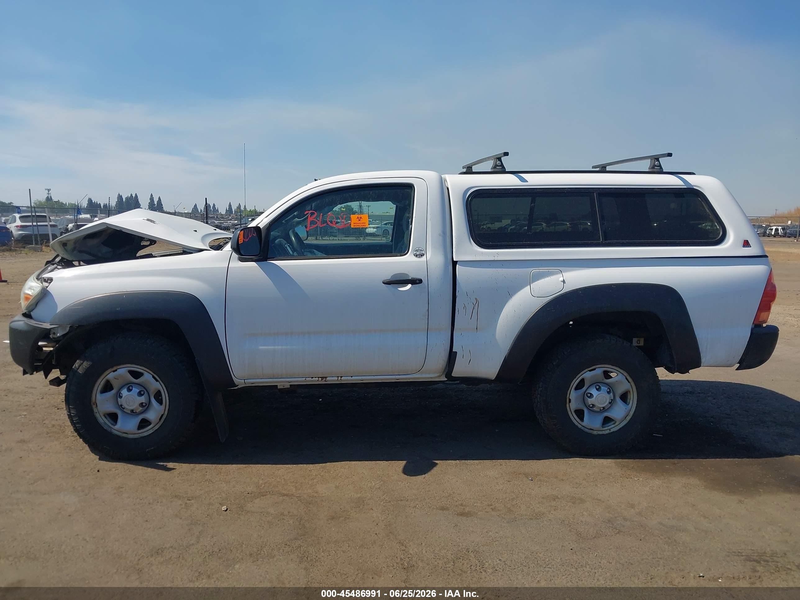 2014 Toyota Tacoma   White vin: 5TFPX4EN6EX020189