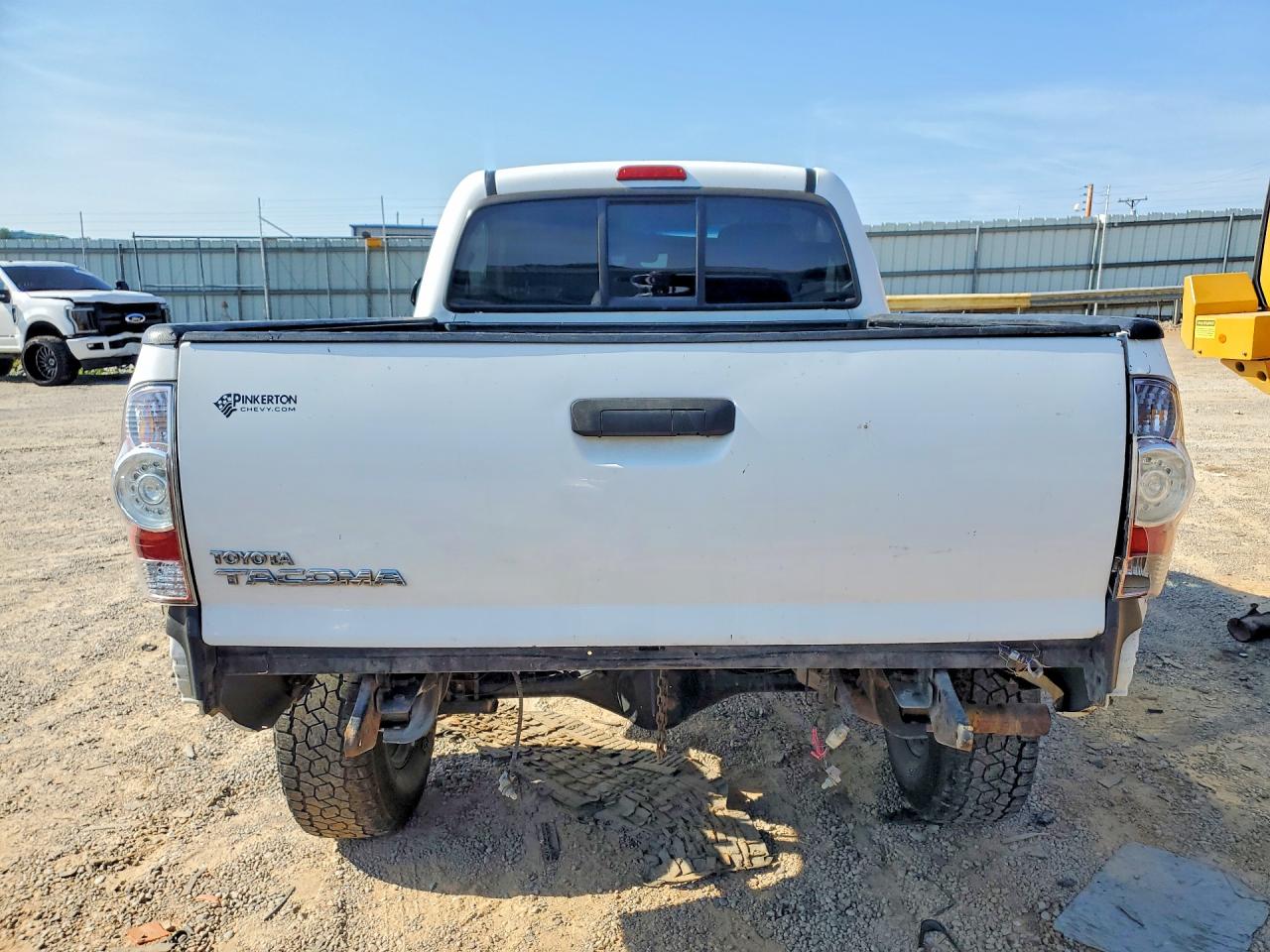 2012 Toyota Tacoma Base White vin: 5TFPX4EN7CX008565