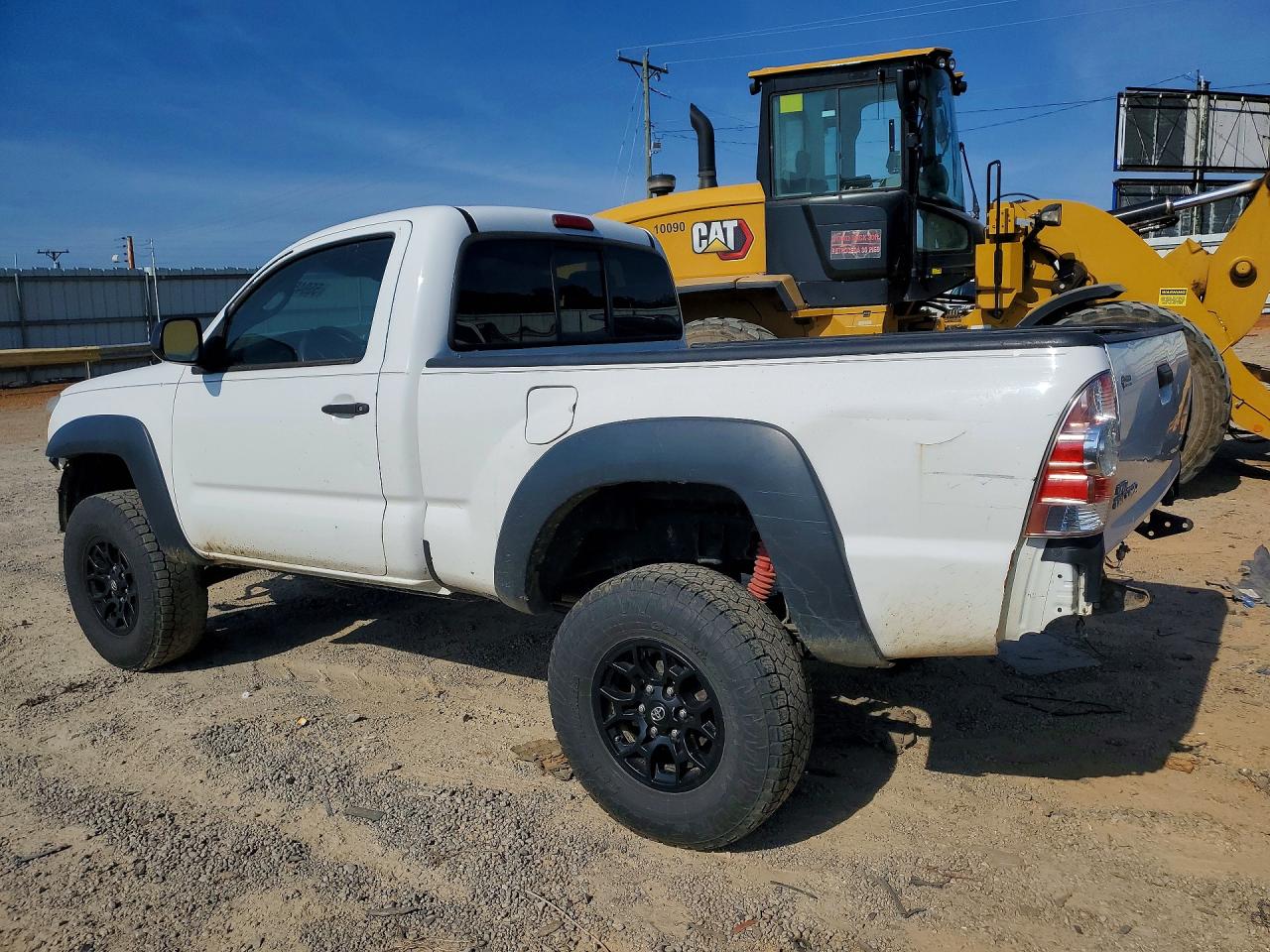 2012 Toyota Tacoma Base White vin: 5TFPX4EN7CX008565