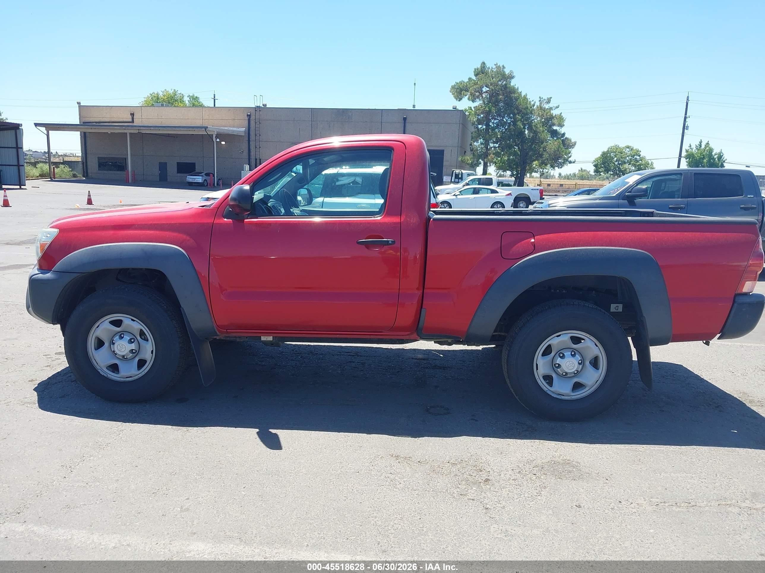 2014 Toyota Tacoma   Red vin: 5TFPX4EN8EX019786