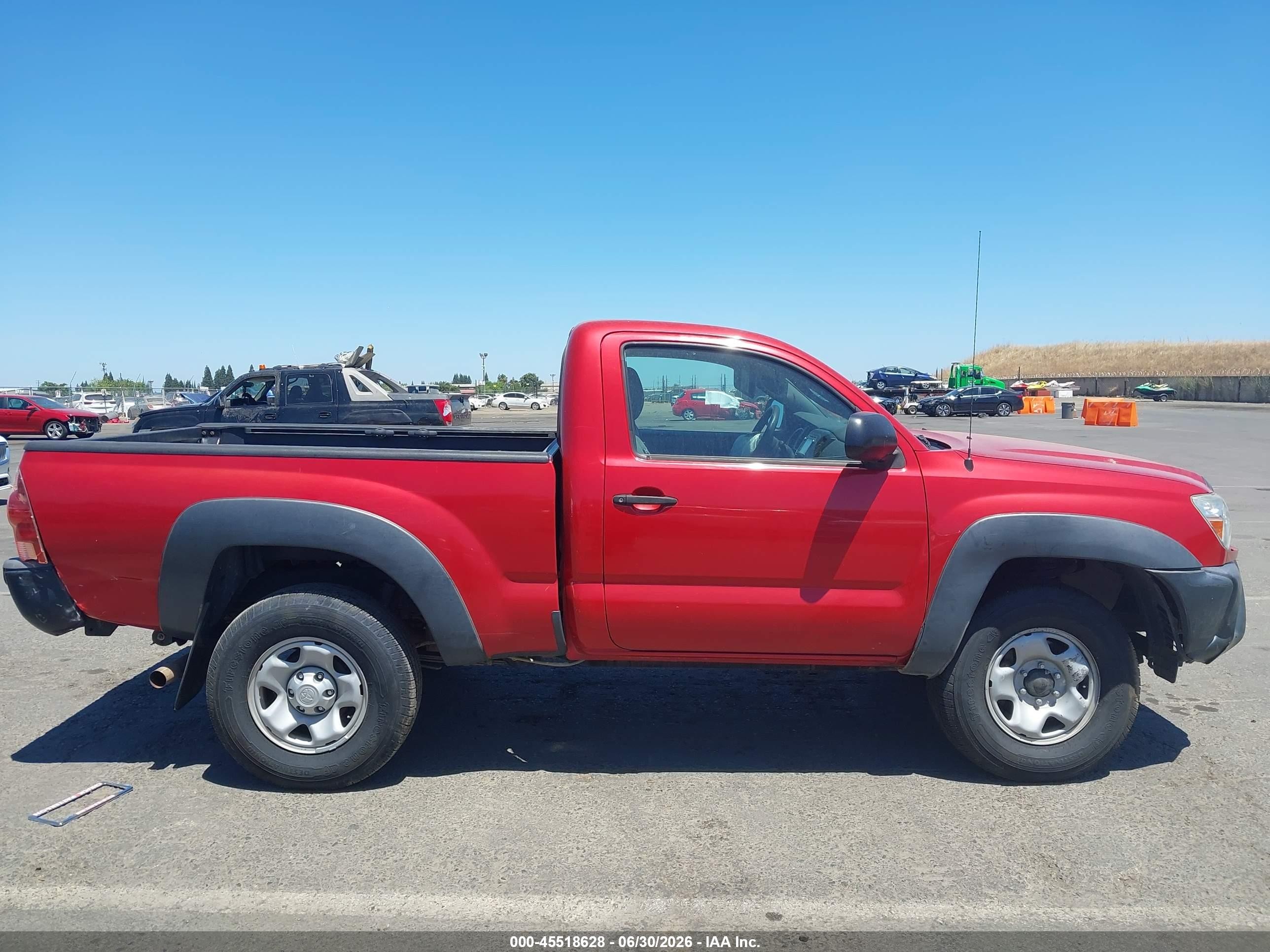 2014 Toyota Tacoma   Red vin: 5TFPX4EN8EX019786