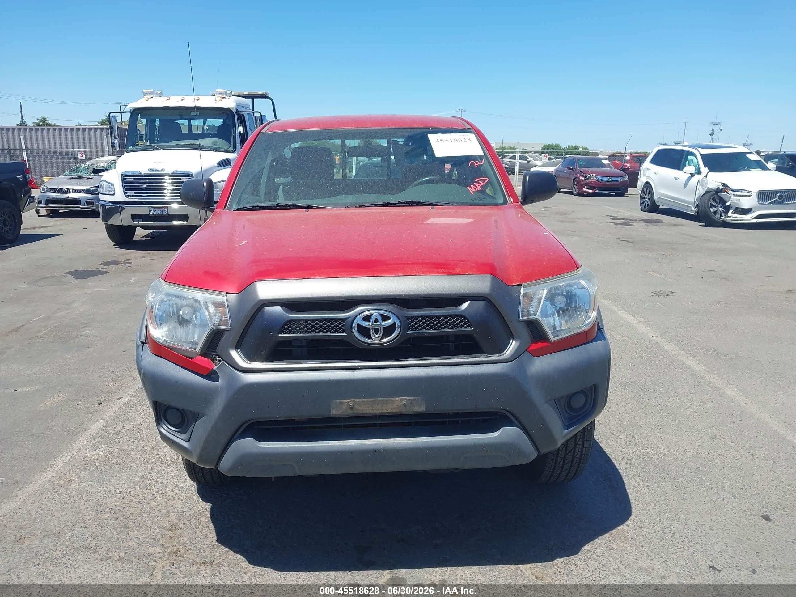 2014 Toyota Tacoma   Red vin: 5TFPX4EN8EX019786