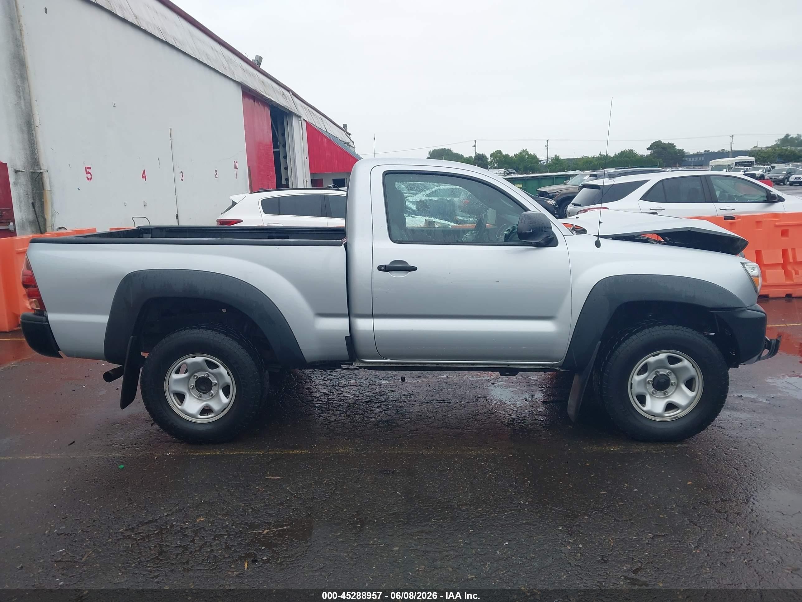 2012 Toyota Tacoma   Silver vin: 5TFPX4EN9CX011693